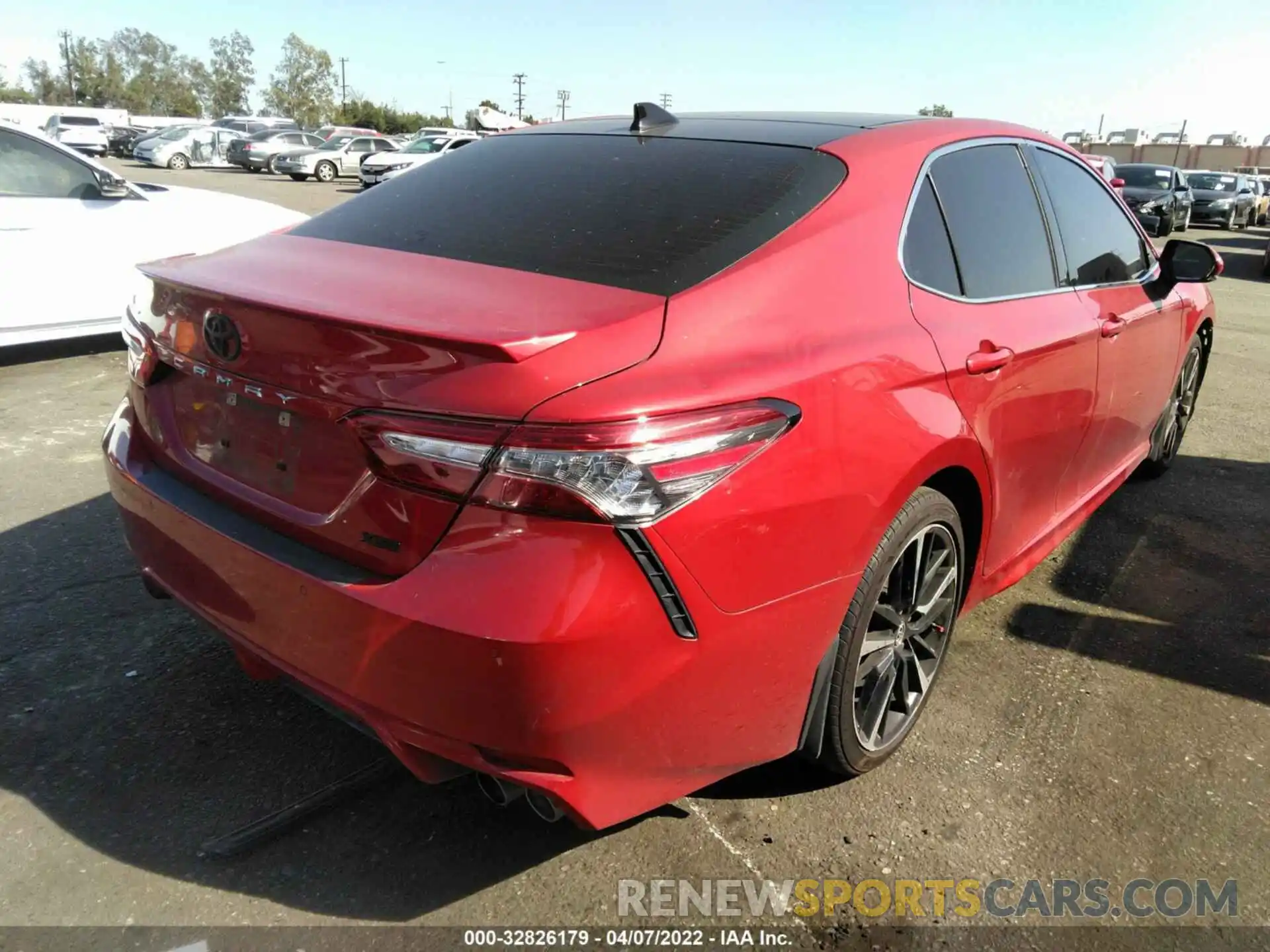 4 Photograph of a damaged car 4T1BZ1HK8KU022376 TOYOTA CAMRY 2019