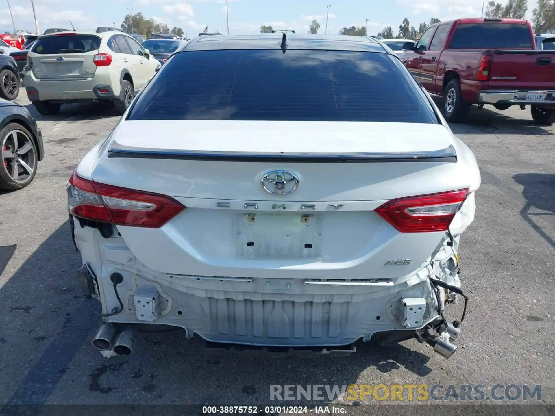 16 Photograph of a damaged car 4T1BZ1HK8KU023723 TOYOTA CAMRY 2019