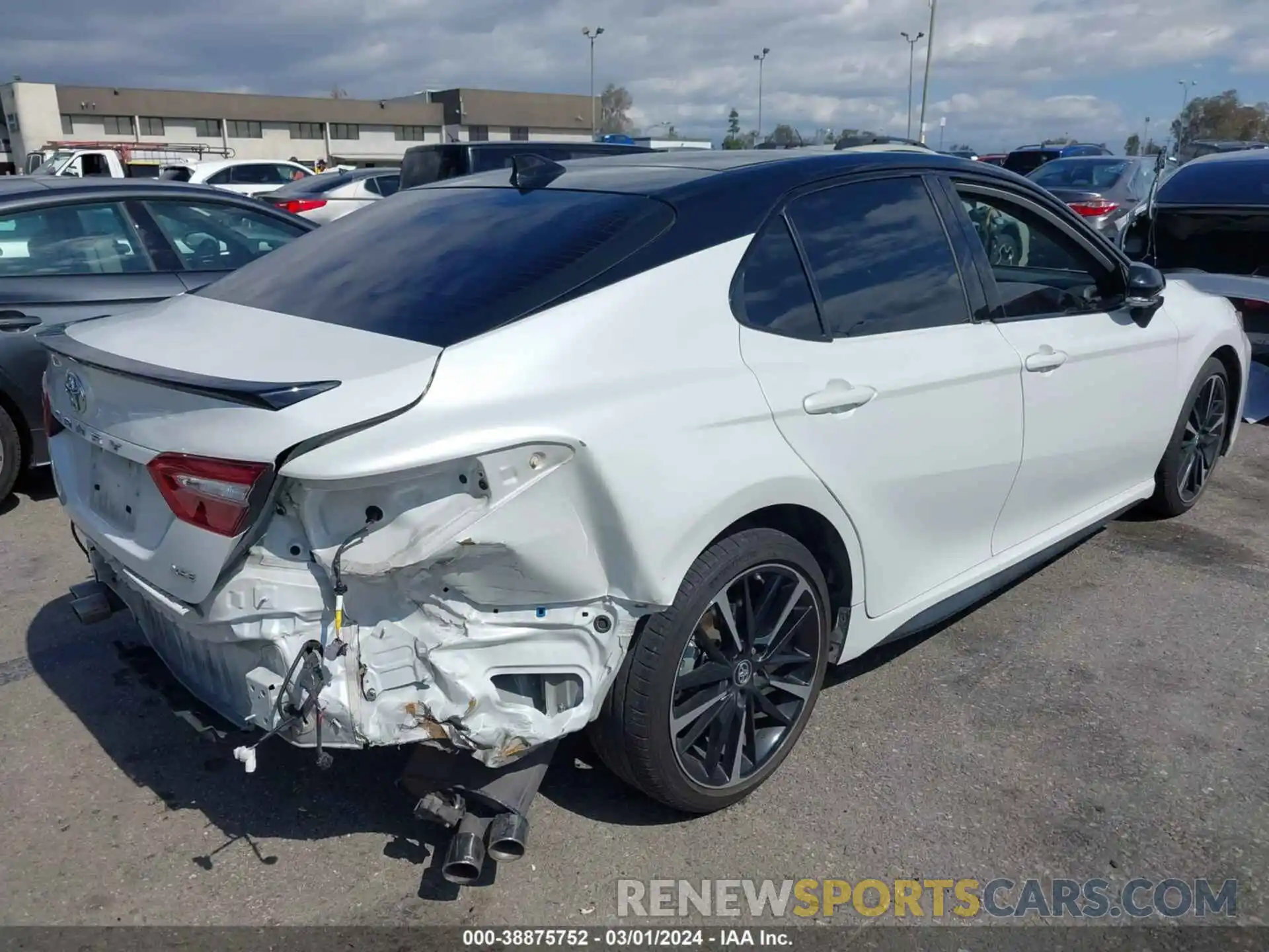 4 Photograph of a damaged car 4T1BZ1HK8KU023723 TOYOTA CAMRY 2019