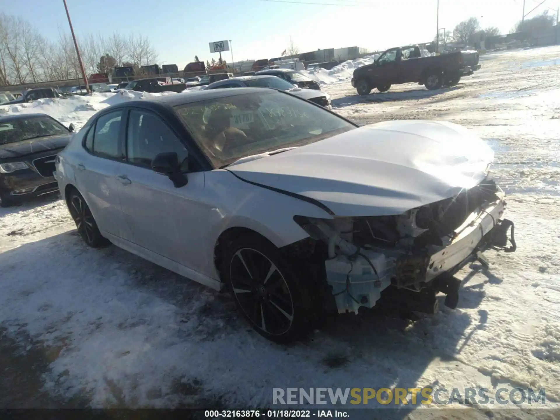 1 Photograph of a damaged car 4T1BZ1HK8KU025858 TOYOTA CAMRY 2019