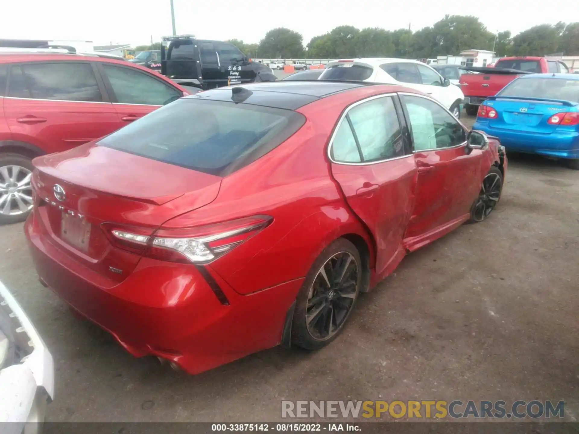 4 Photograph of a damaged car 4T1BZ1HK8KU027495 TOYOTA CAMRY 2019