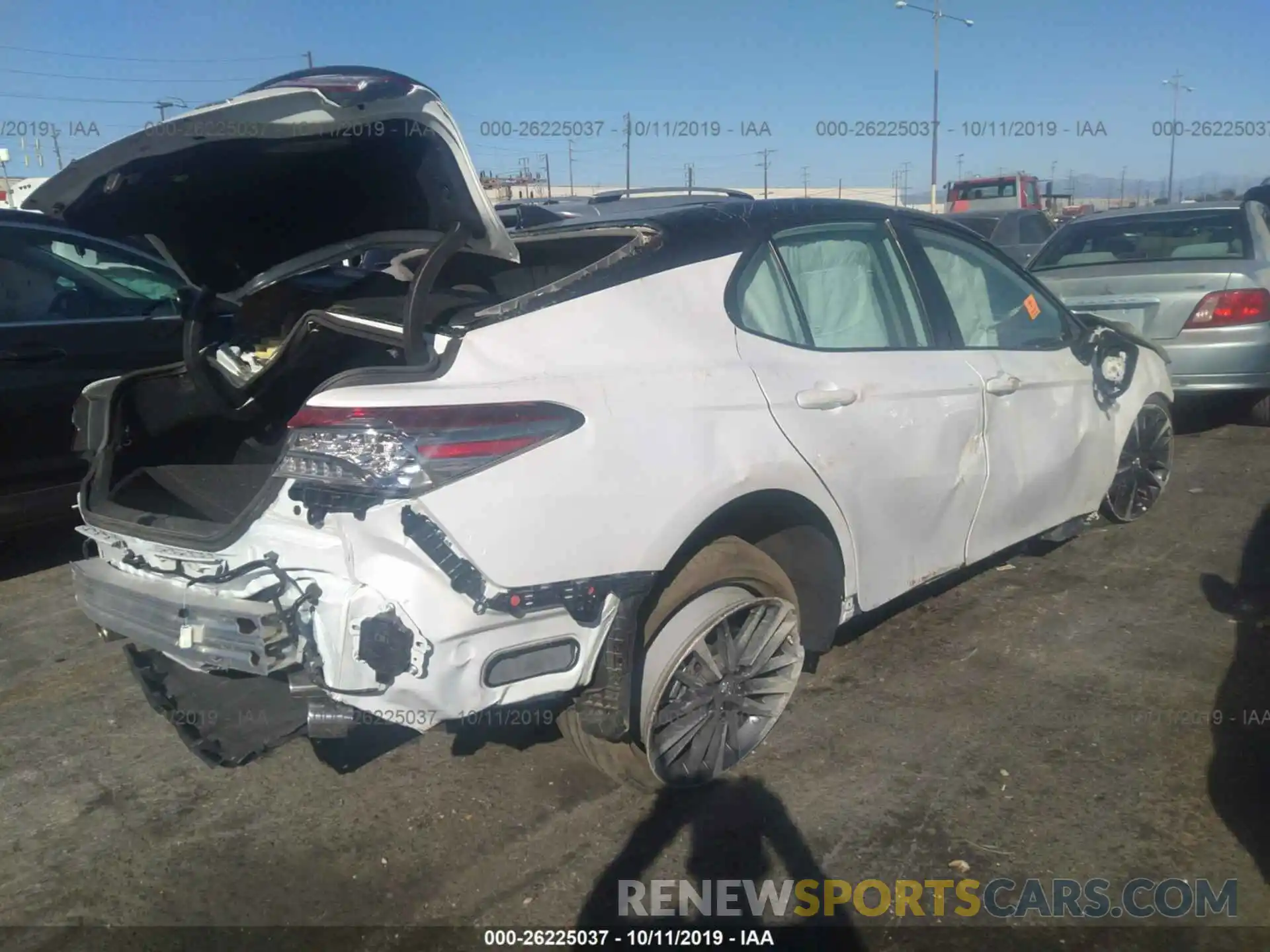 4 Photograph of a damaged car 4T1BZ1HK8KU028372 TOYOTA CAMRY 2019