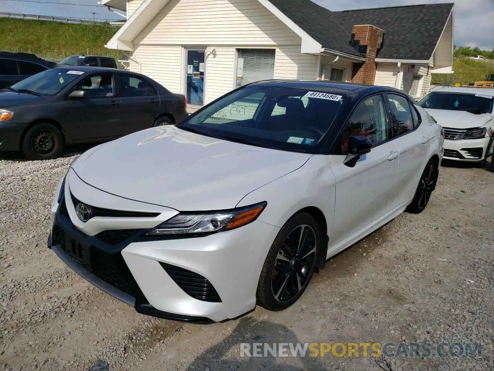 2 Photograph of a damaged car 4T1BZ1HK8KU029523 TOYOTA CAMRY 2019