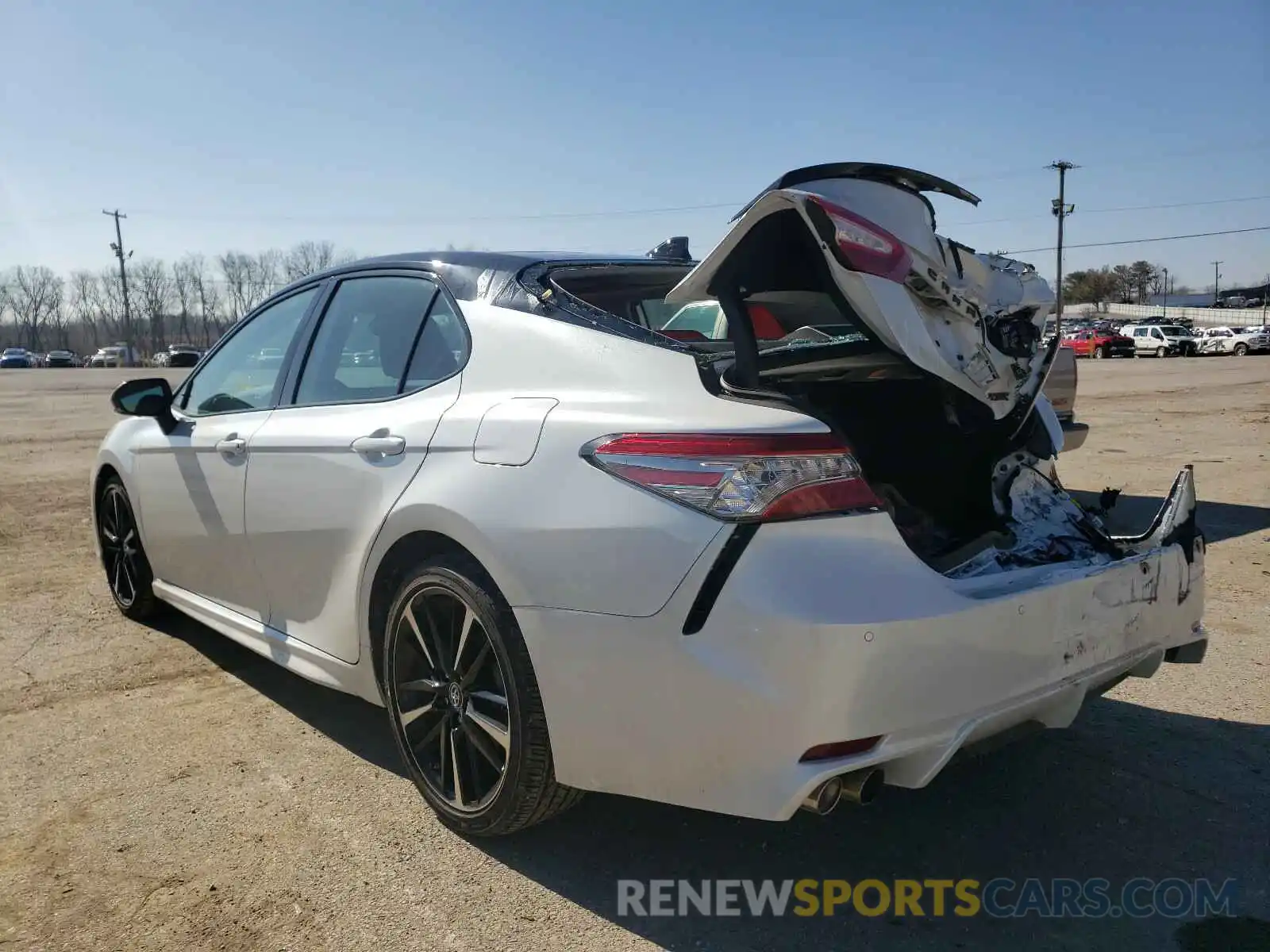 3 Photograph of a damaged car 4T1BZ1HK8KU030817 TOYOTA CAMRY 2019