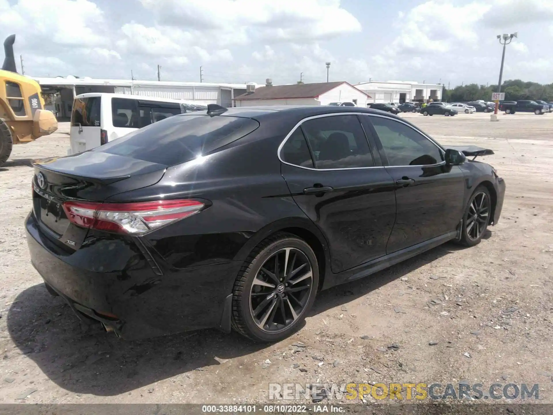 4 Photograph of a damaged car 4T1BZ1HK8KU030994 TOYOTA CAMRY 2019