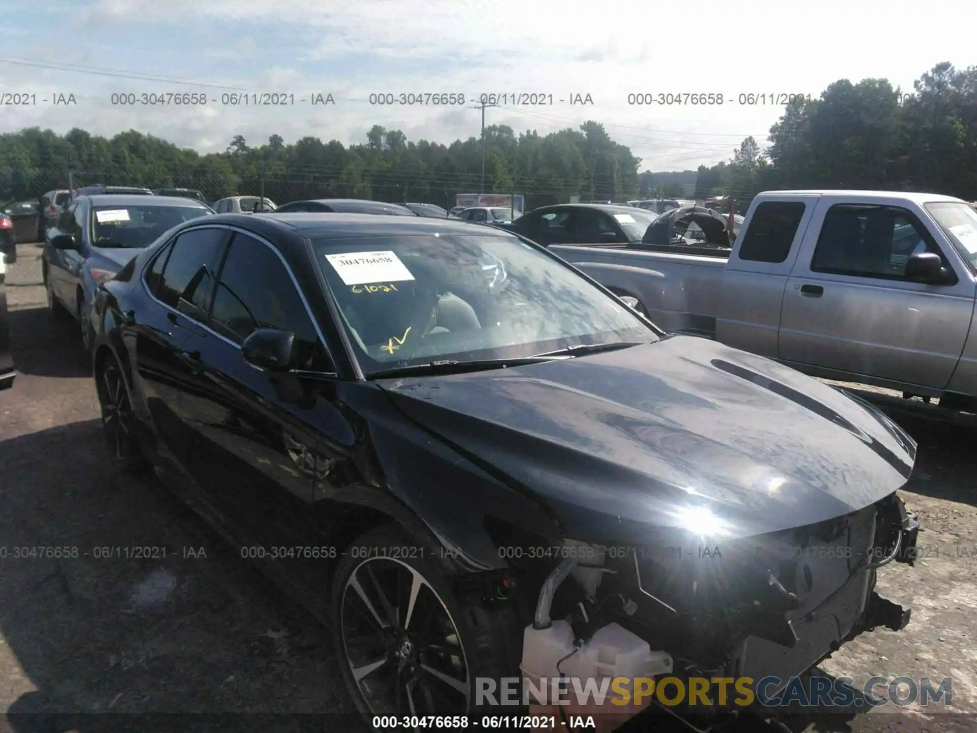 1 Photograph of a damaged car 4T1BZ1HK8KU509271 TOYOTA CAMRY 2019