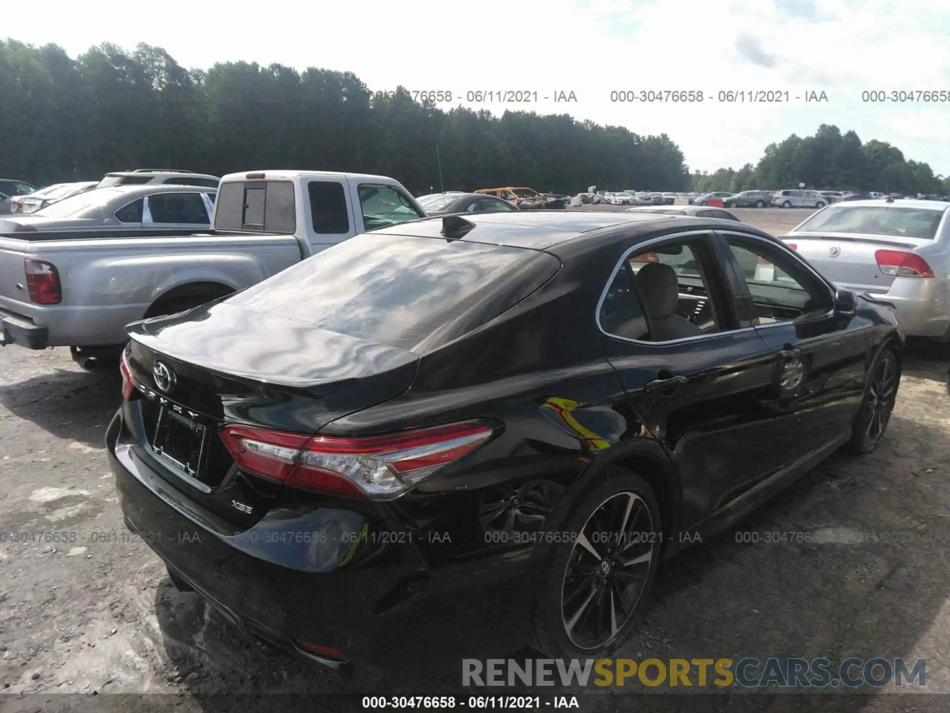 4 Photograph of a damaged car 4T1BZ1HK8KU509271 TOYOTA CAMRY 2019