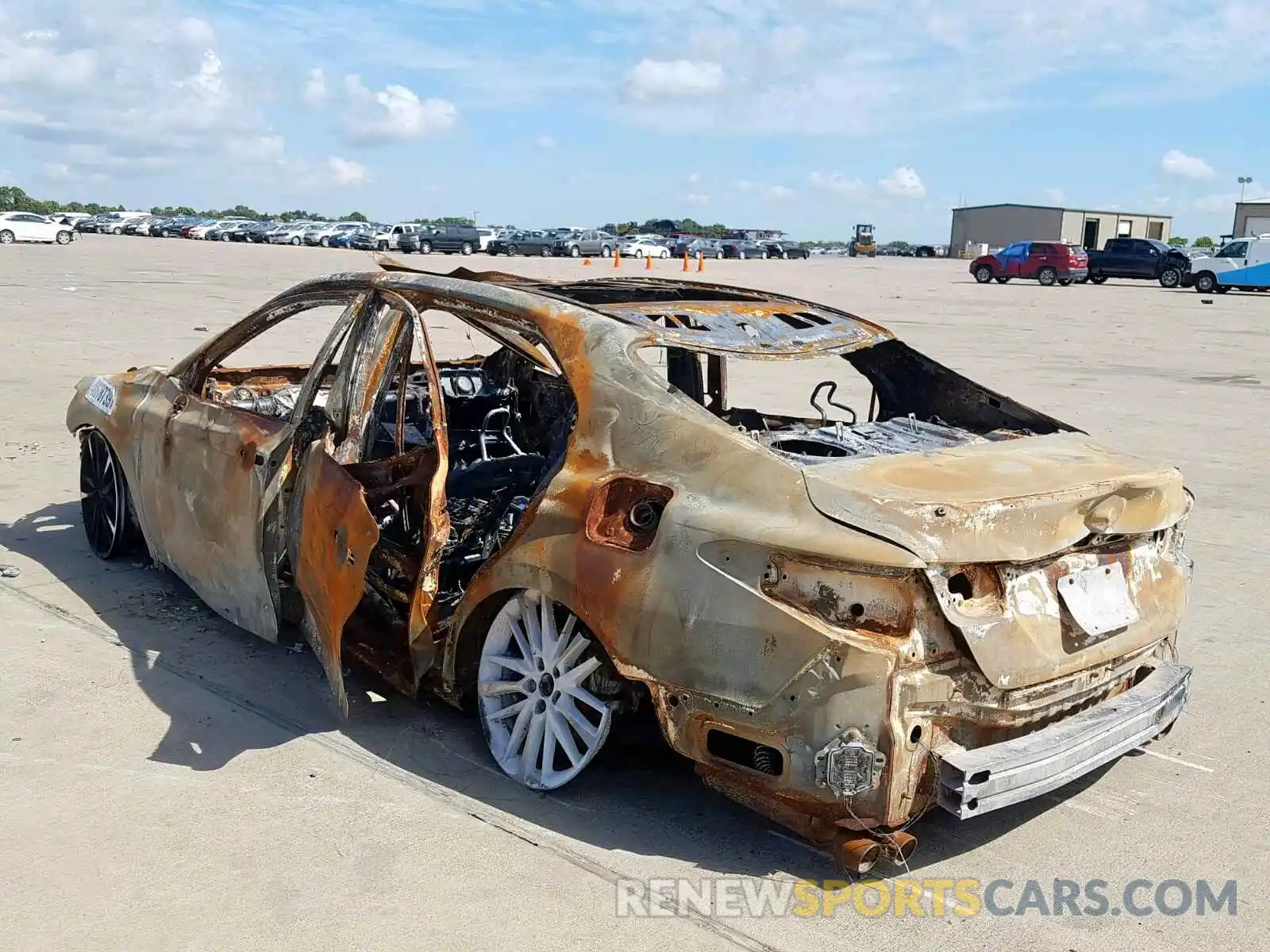 3 Photograph of a damaged car 4T1BZ1HK9KU022290 TOYOTA CAMRY 2019