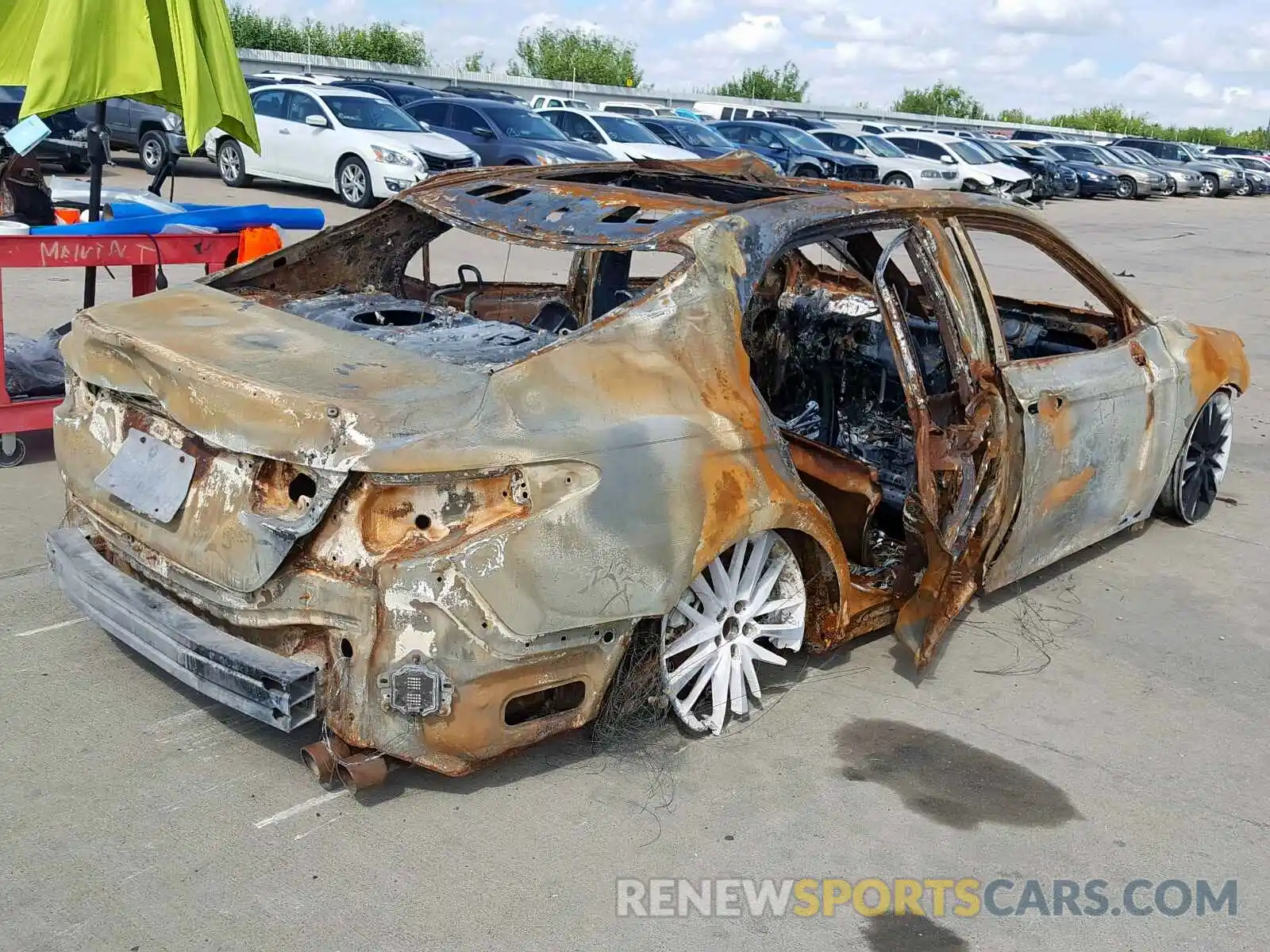 4 Photograph of a damaged car 4T1BZ1HK9KU022290 TOYOTA CAMRY 2019