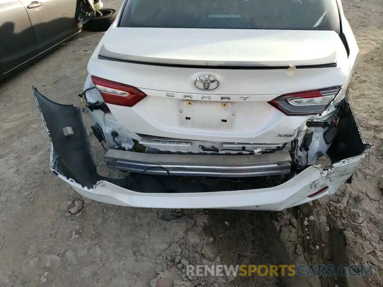 9 Photograph of a damaged car 4T1BZ1HK9KU024251 TOYOTA CAMRY 2019