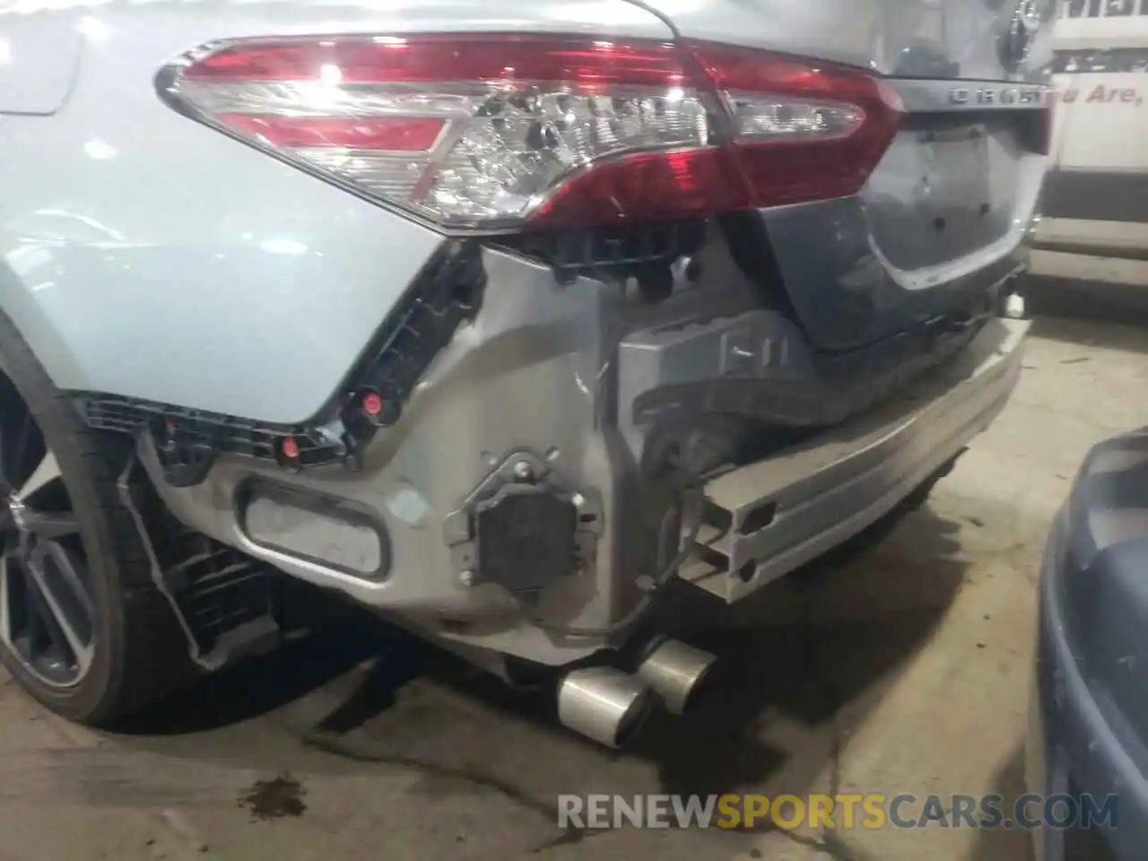 9 Photograph of a damaged car 4T1BZ1HK9KU025934 TOYOTA CAMRY 2019