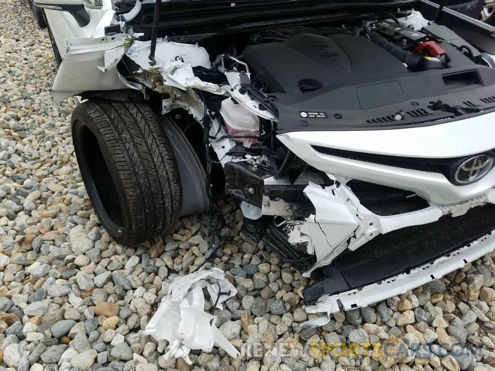 9 Photograph of a damaged car 4T1BZ1HK9KU026341 TOYOTA CAMRY 2019