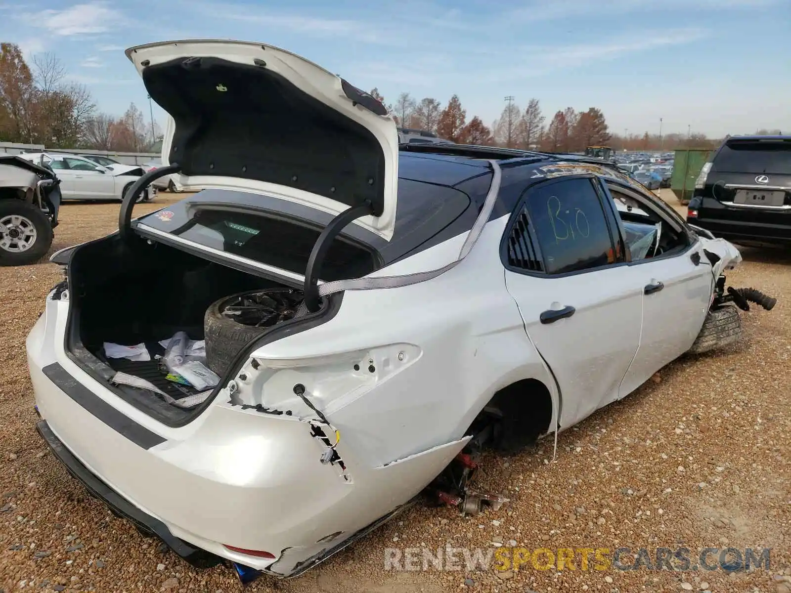 4 Photograph of a damaged car 4T1BZ1HK9KU027635 TOYOTA CAMRY 2019