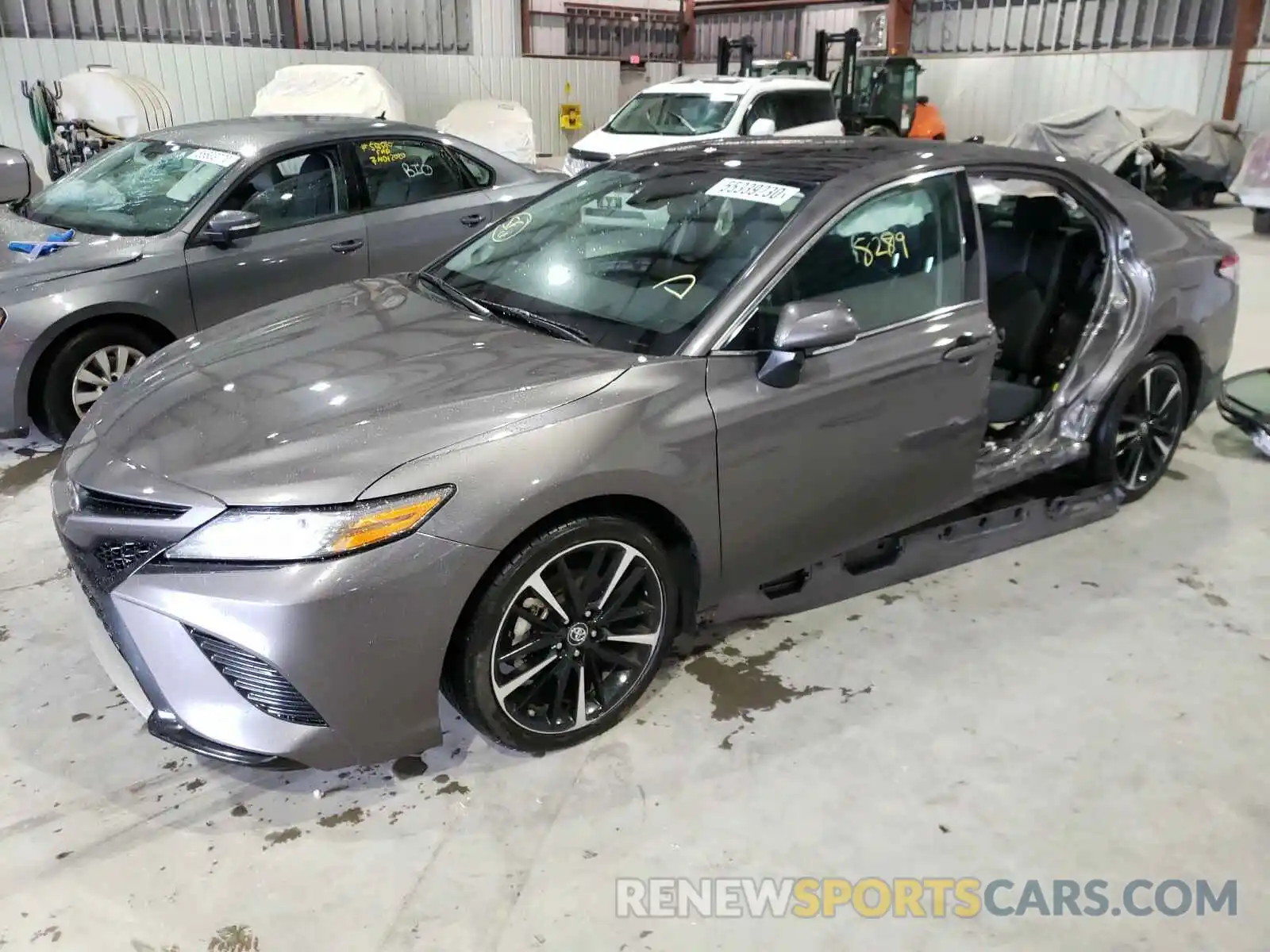 2 Photograph of a damaged car 4T1BZ1HK9KU027943 TOYOTA CAMRY 2019