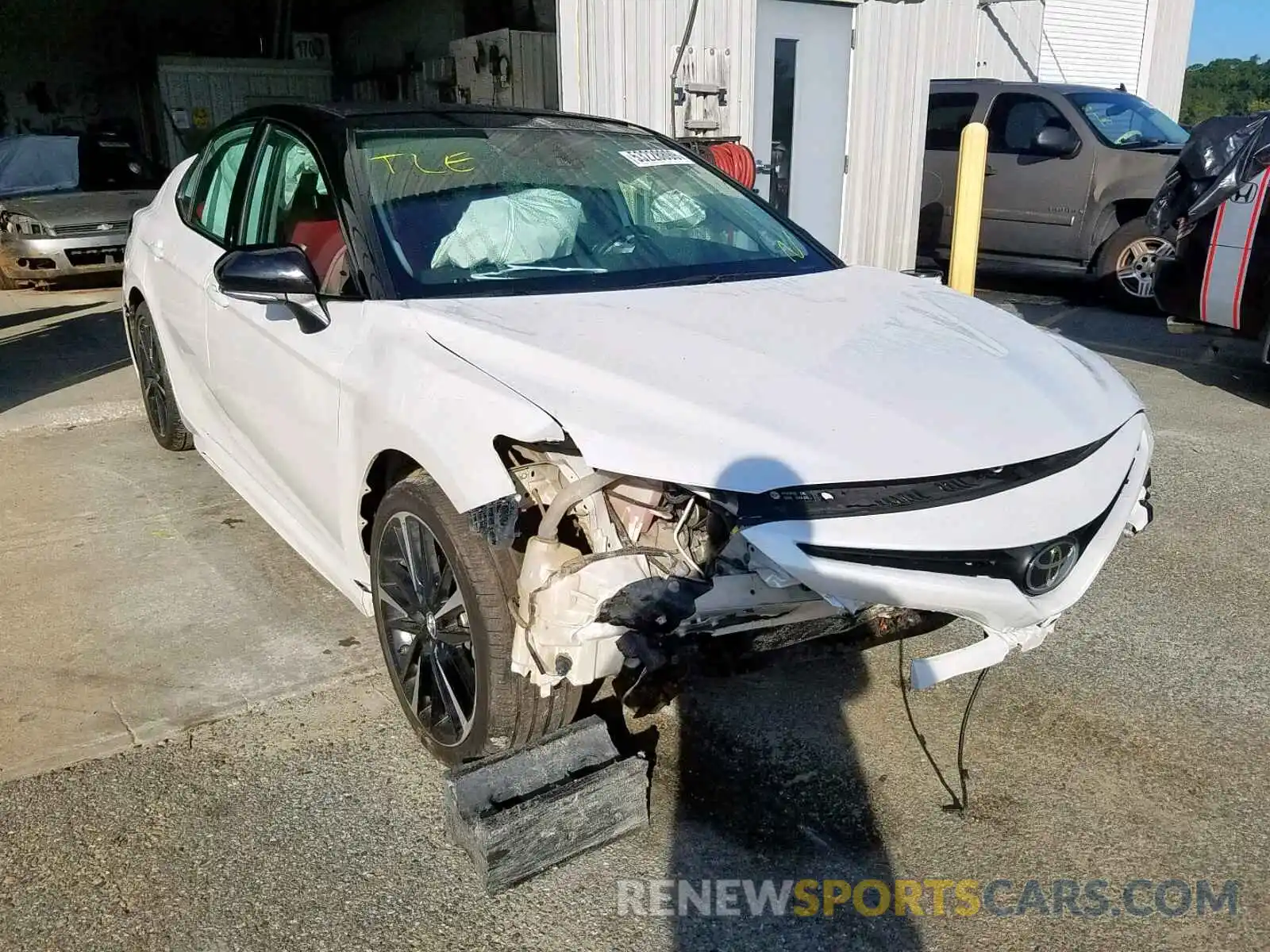 1 Photograph of a damaged car 4T1BZ1HK9KU029207 TOYOTA CAMRY 2019