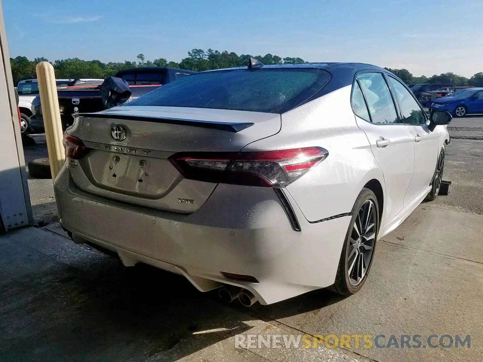 4 Photograph of a damaged car 4T1BZ1HK9KU029207 TOYOTA CAMRY 2019