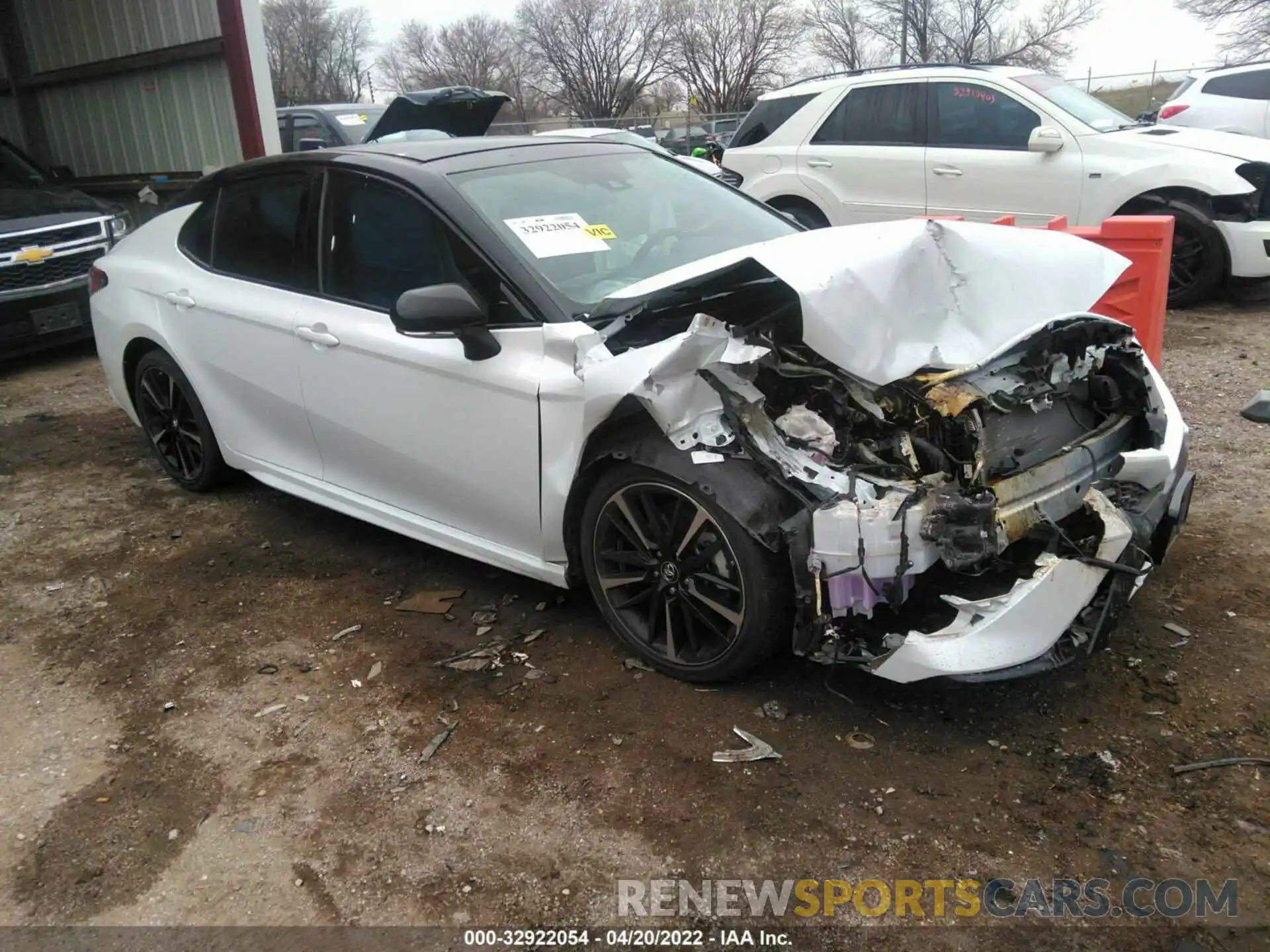 1 Photograph of a damaged car 4T1BZ1HK9KU031071 TOYOTA CAMRY 2019