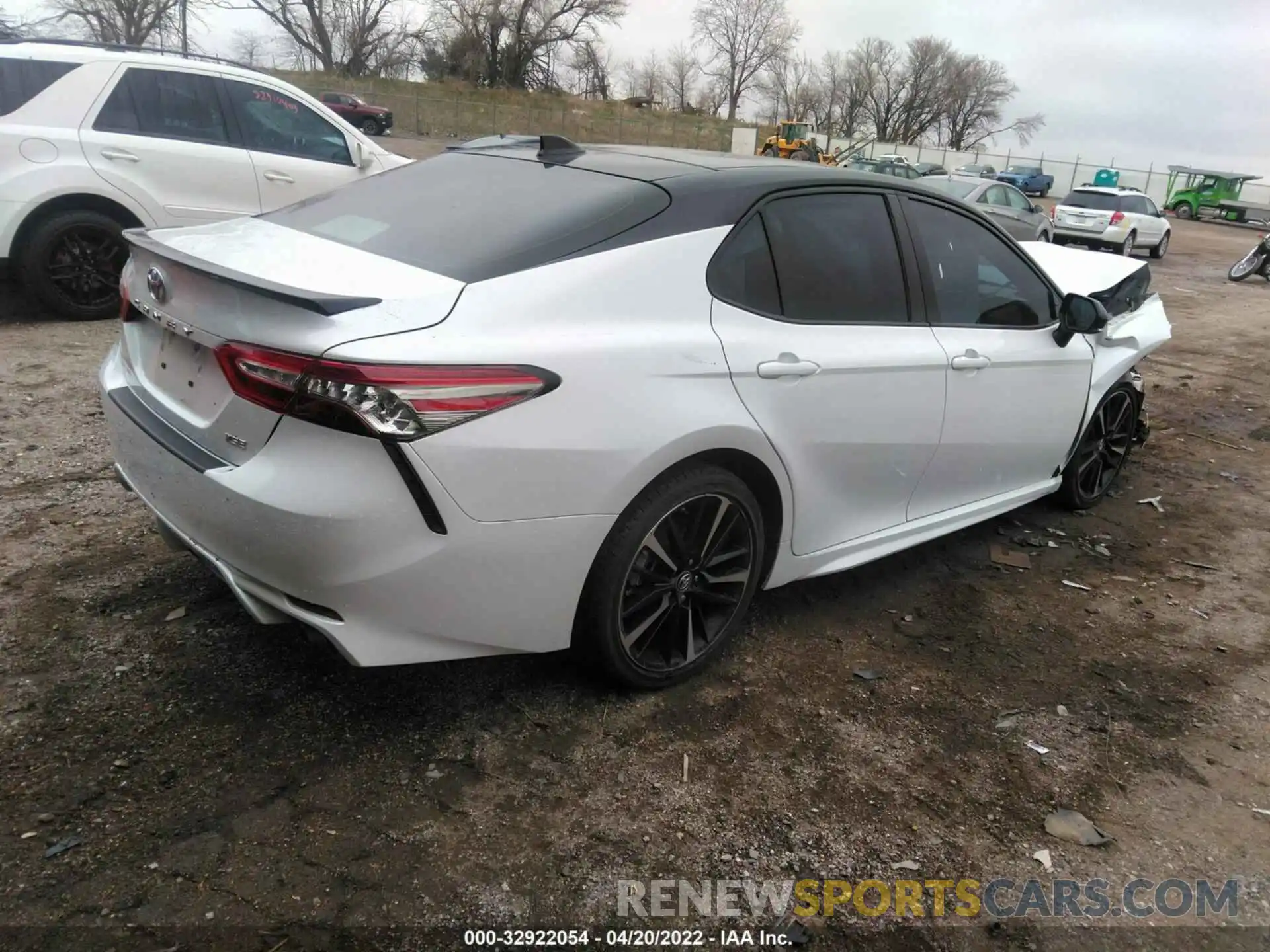 4 Photograph of a damaged car 4T1BZ1HK9KU031071 TOYOTA CAMRY 2019