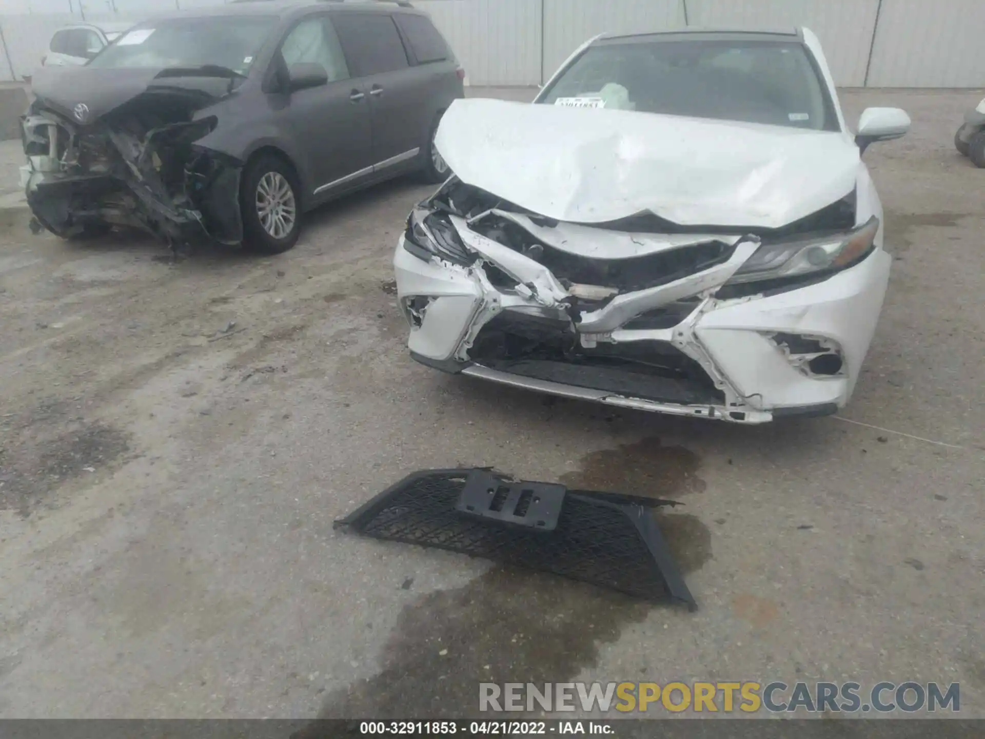 12 Photograph of a damaged car 4T1BZ1HK9KU508369 TOYOTA CAMRY 2019