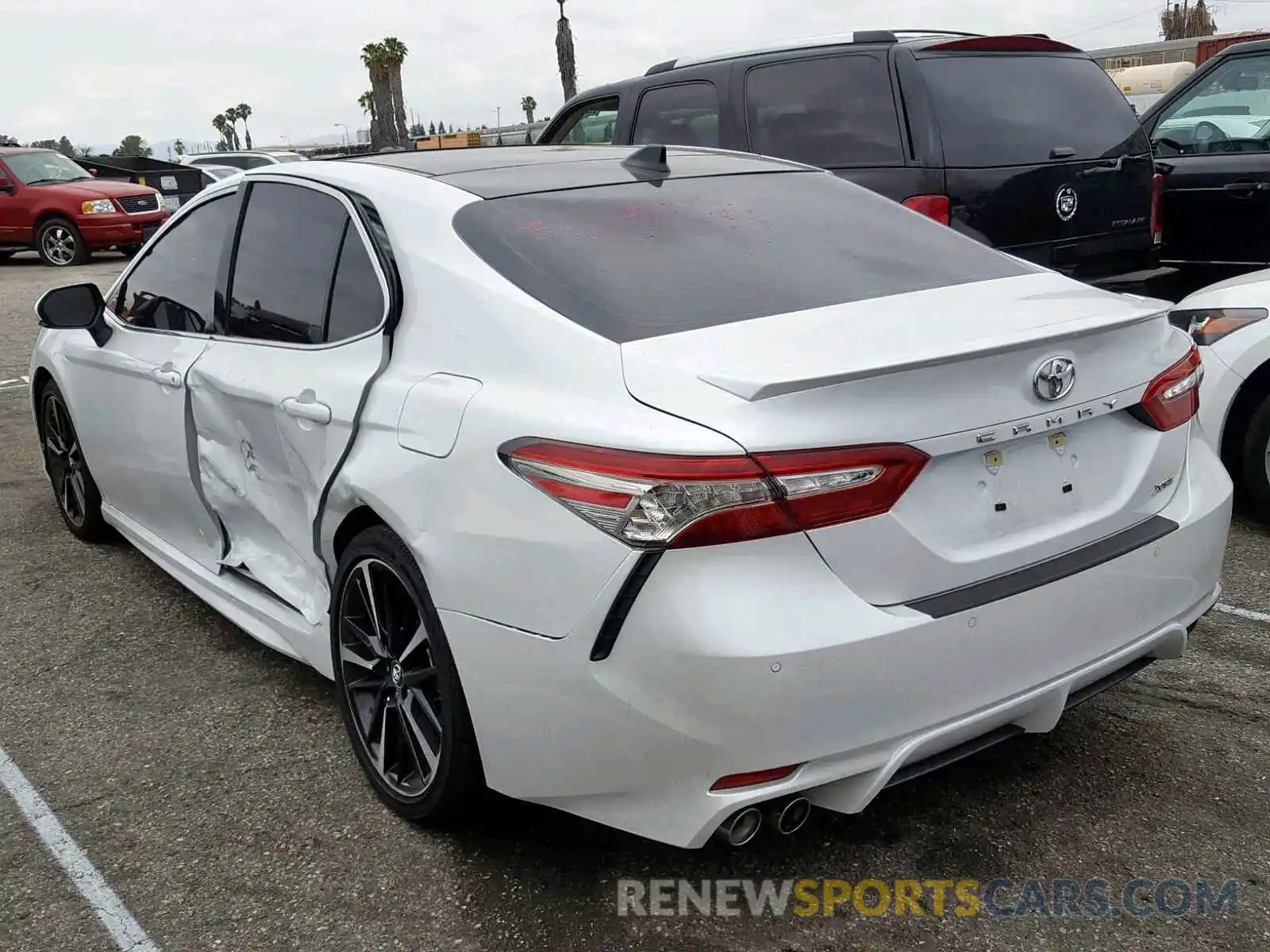 3 Photograph of a damaged car 4T1BZ1HK9KU509232 TOYOTA CAMRY 2019