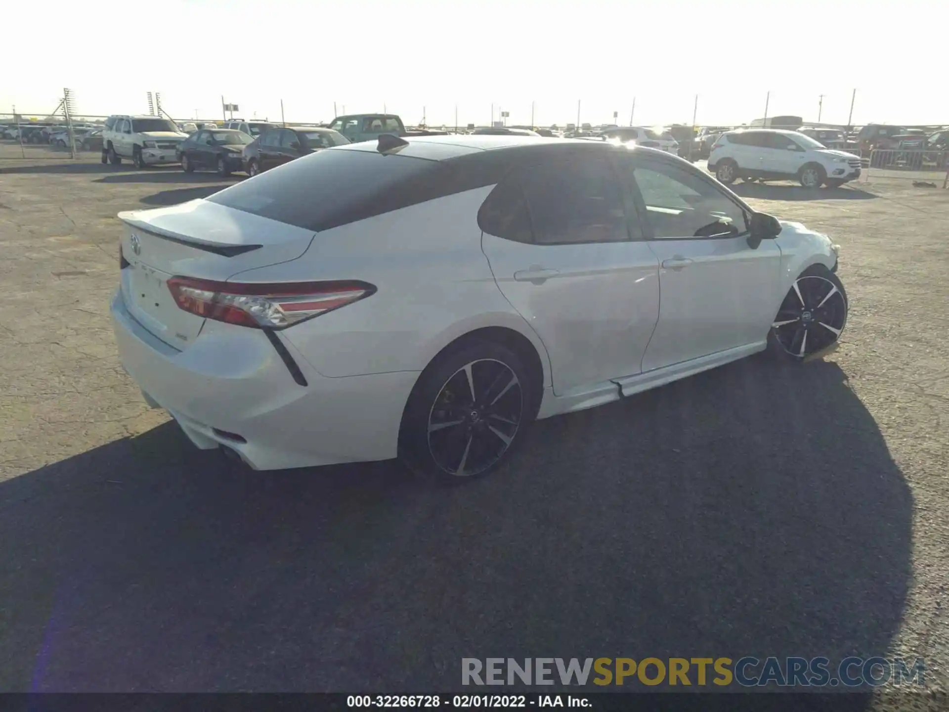 4 Photograph of a damaged car 4T1BZ1HKXKU022928 TOYOTA CAMRY 2019