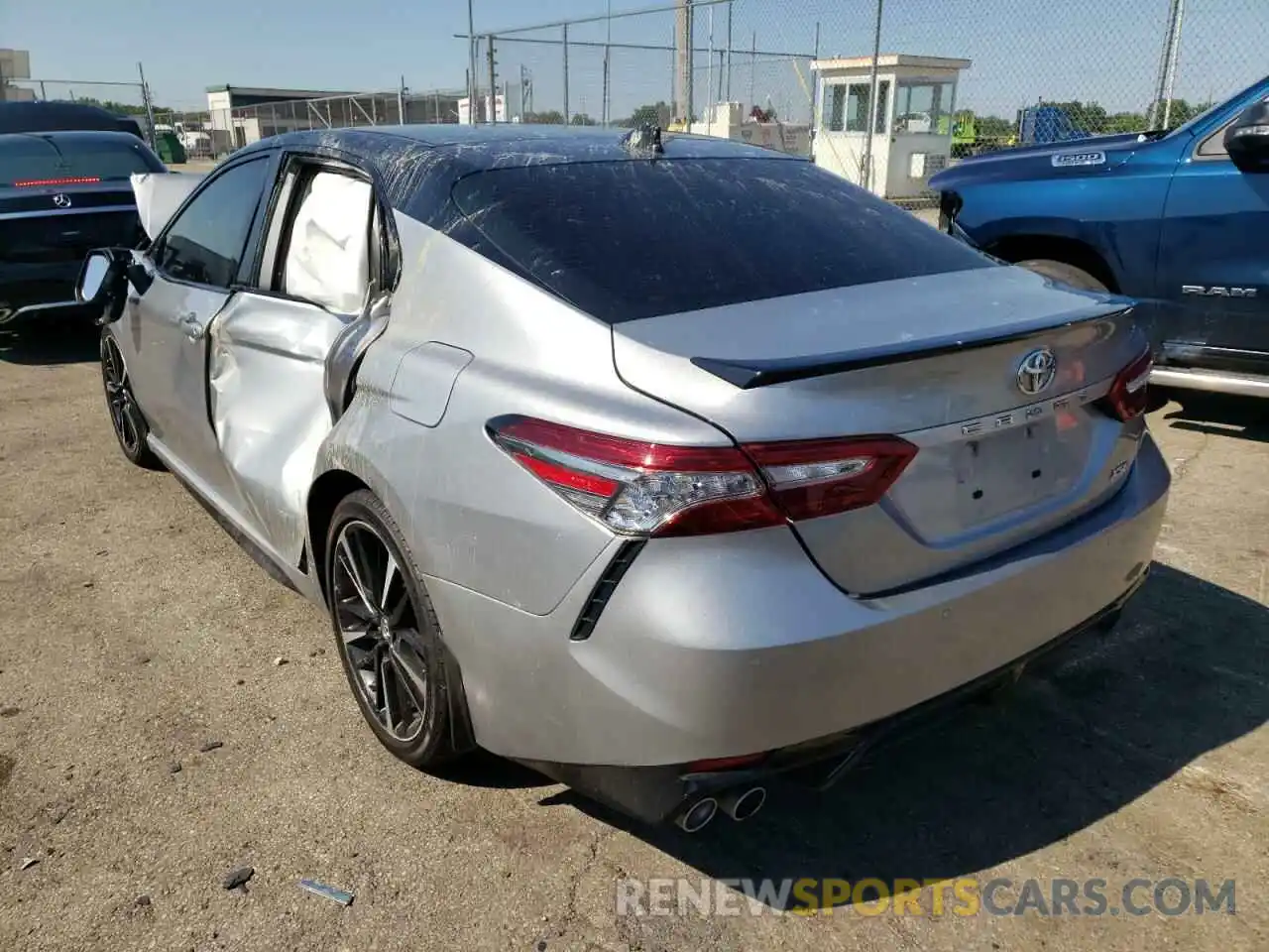 3 Photograph of a damaged car 4T1BZ1HKXKU023206 TOYOTA CAMRY 2019