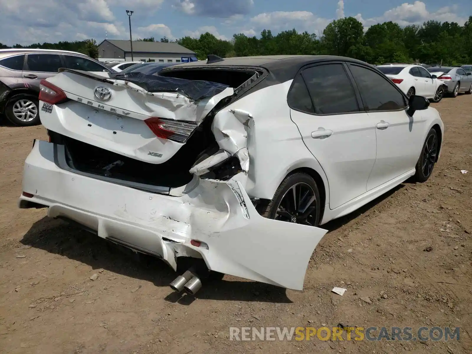 4 Photograph of a damaged car 4T1BZ1HKXKU024047 TOYOTA CAMRY 2019