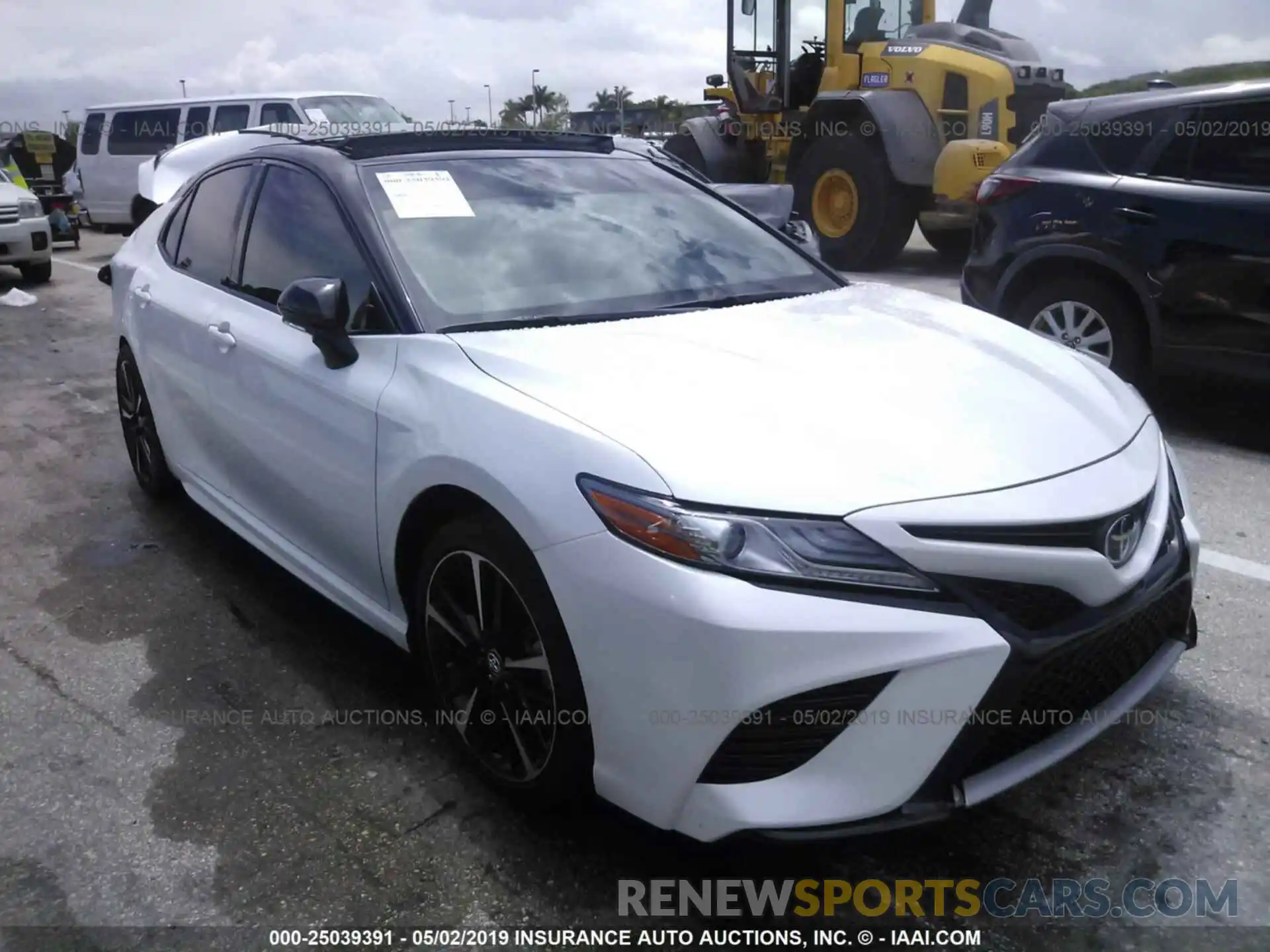 1 Photograph of a damaged car 4T1BZ1HKXKU024663 TOYOTA CAMRY 2019