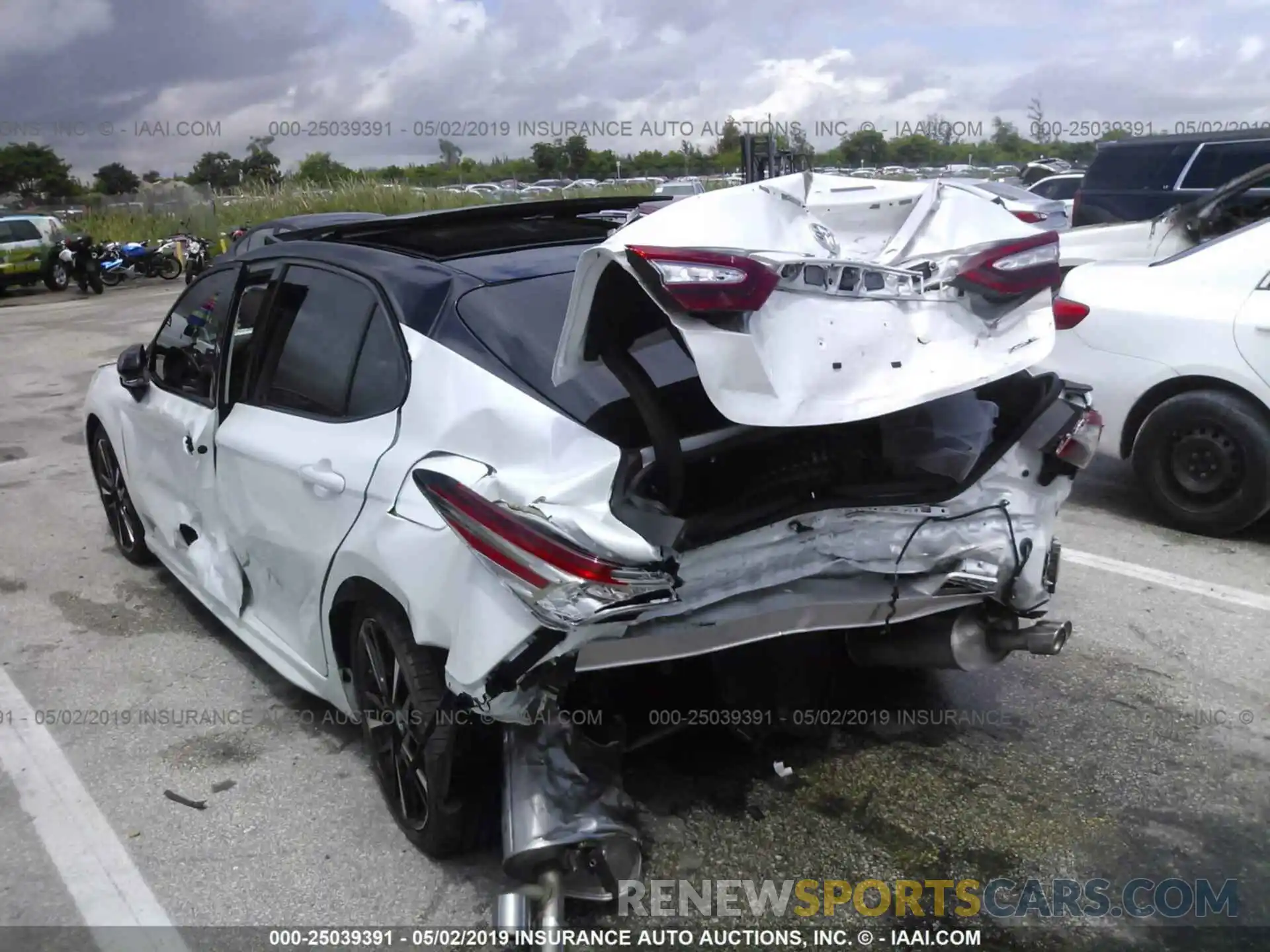 6 Photograph of a damaged car 4T1BZ1HKXKU024663 TOYOTA CAMRY 2019