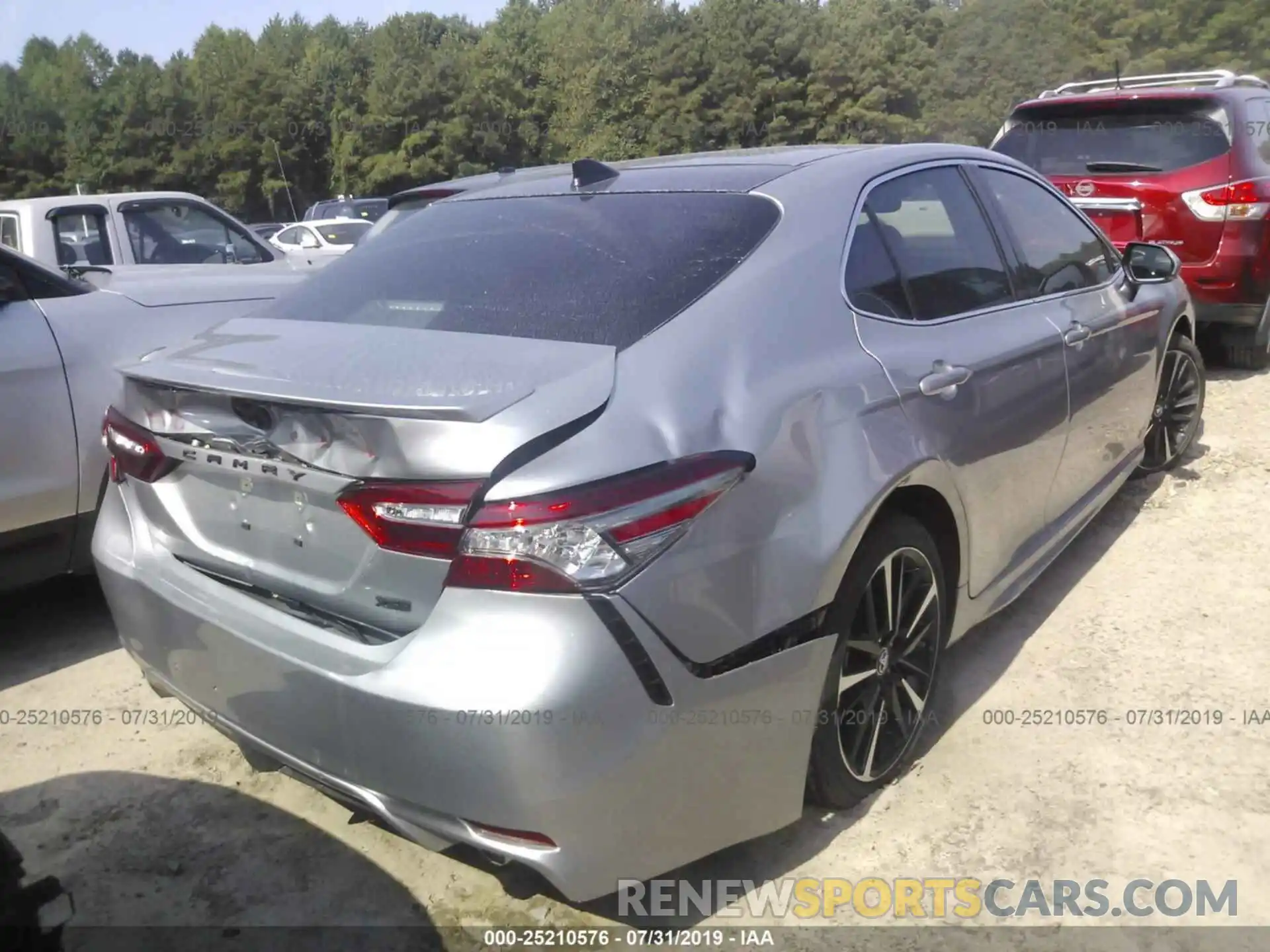 4 Photograph of a damaged car 4T1BZ1HKXKU025098 TOYOTA CAMRY 2019