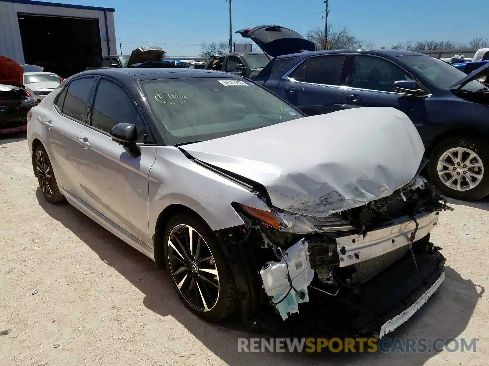 1 Photograph of a damaged car 4T1BZ1HKXKU027370 TOYOTA CAMRY 2019