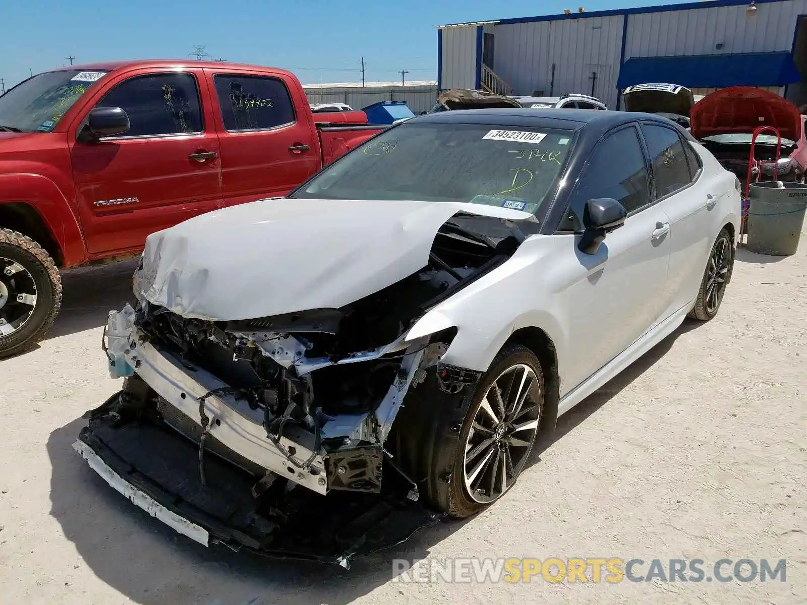 2 Photograph of a damaged car 4T1BZ1HKXKU027370 TOYOTA CAMRY 2019