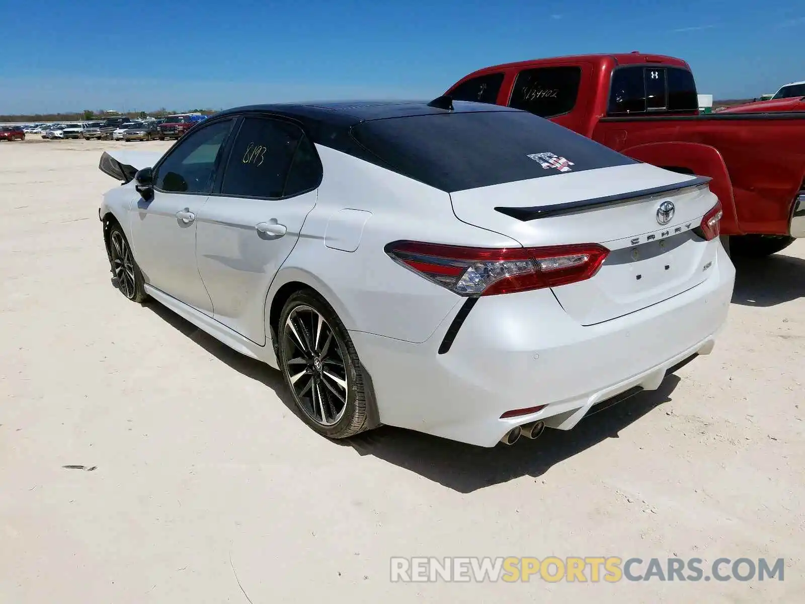 3 Photograph of a damaged car 4T1BZ1HKXKU027370 TOYOTA CAMRY 2019