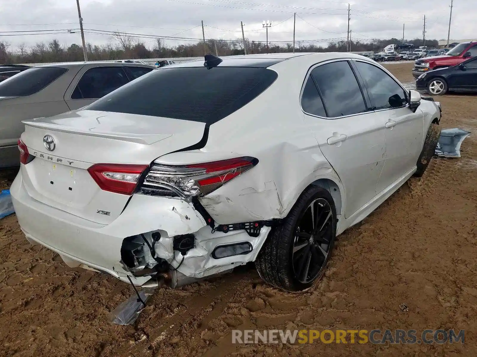 4 Photograph of a damaged car 4T1BZ1HKXKU027806 TOYOTA CAMRY 2019