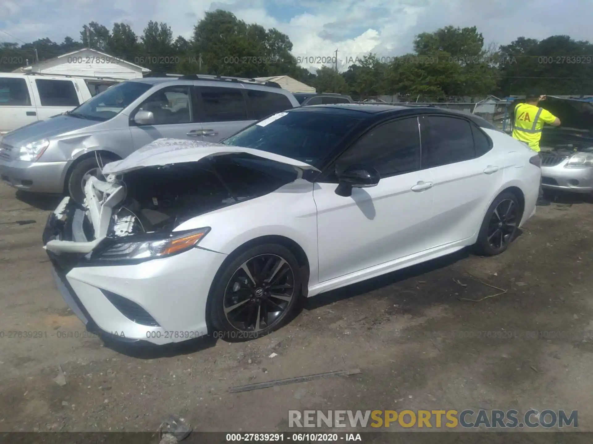 2 Photograph of a damaged car 4T1BZ1HKXKU030351 TOYOTA CAMRY 2019