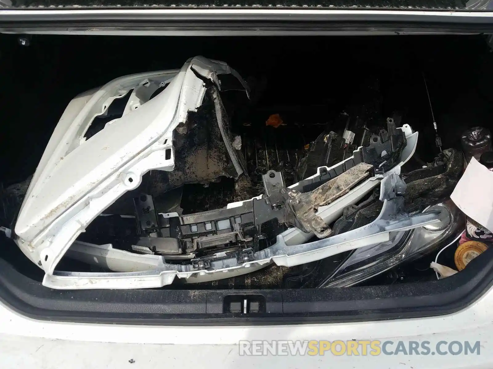 9 Photograph of a damaged car 4T1BZ1HKXKU030771 TOYOTA CAMRY 2019