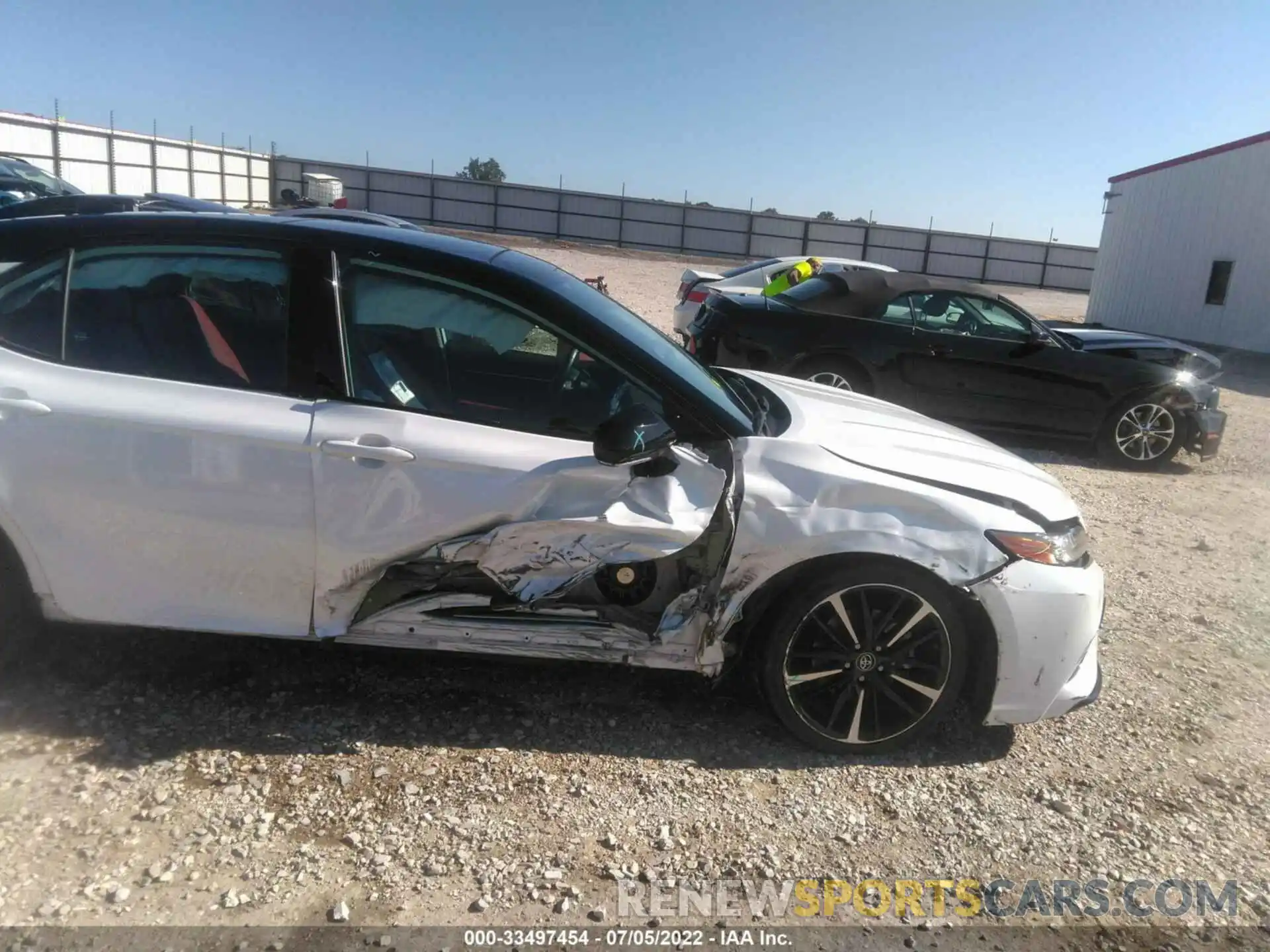 6 Photograph of a damaged car 4T1BZ1HKXKU031595 TOYOTA CAMRY 2019