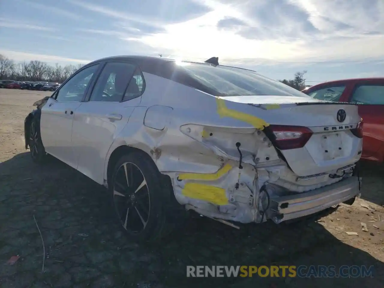 3 Photograph of a damaged car 4T1BZ1HKXKU031628 TOYOTA CAMRY 2019