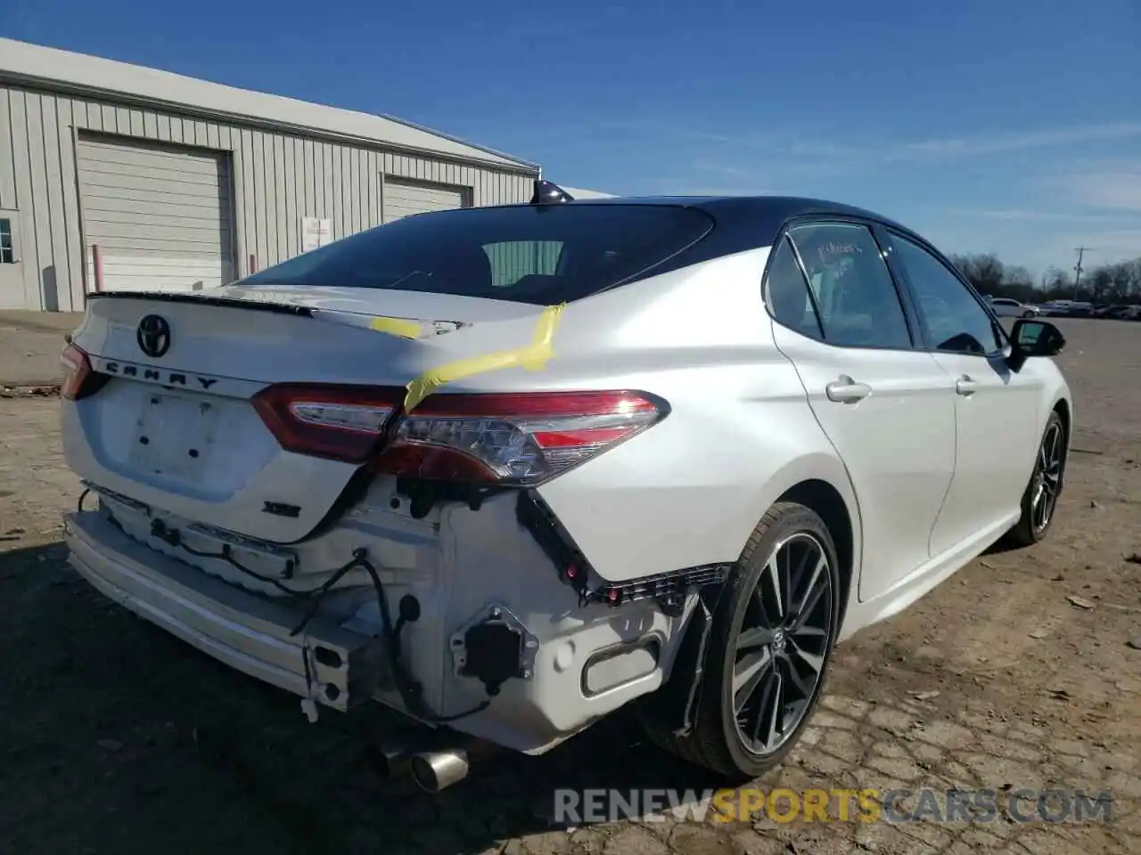 4 Photograph of a damaged car 4T1BZ1HKXKU031628 TOYOTA CAMRY 2019