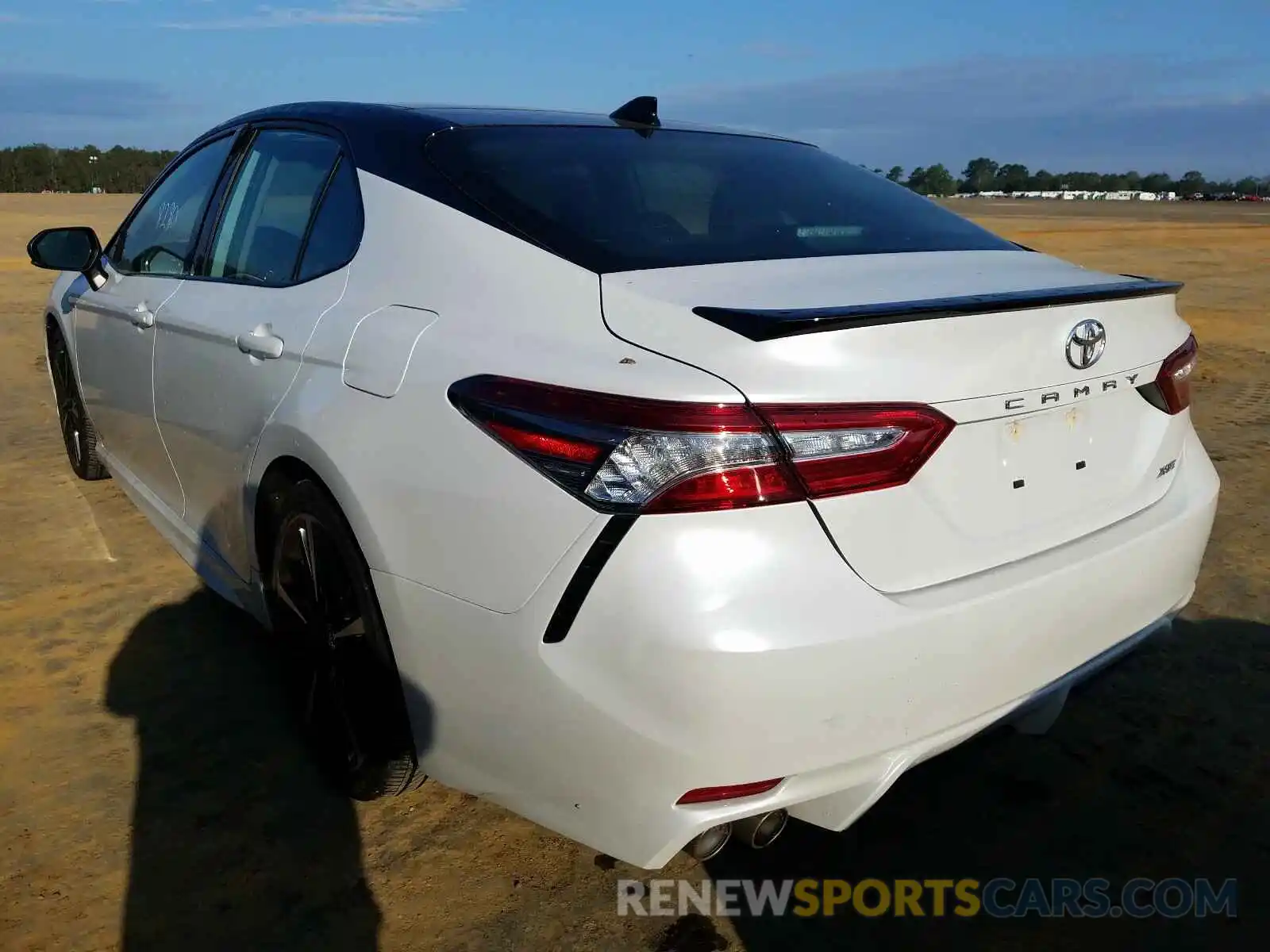 3 Photograph of a damaged car 4T1BZ1HKXKU032018 TOYOTA CAMRY 2019