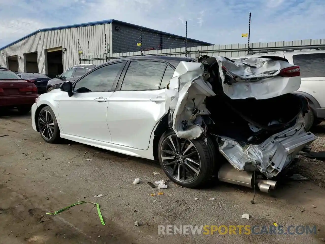 2 Photograph of a damaged car 4T1BZ1HKXKU032505 TOYOTA CAMRY 2019