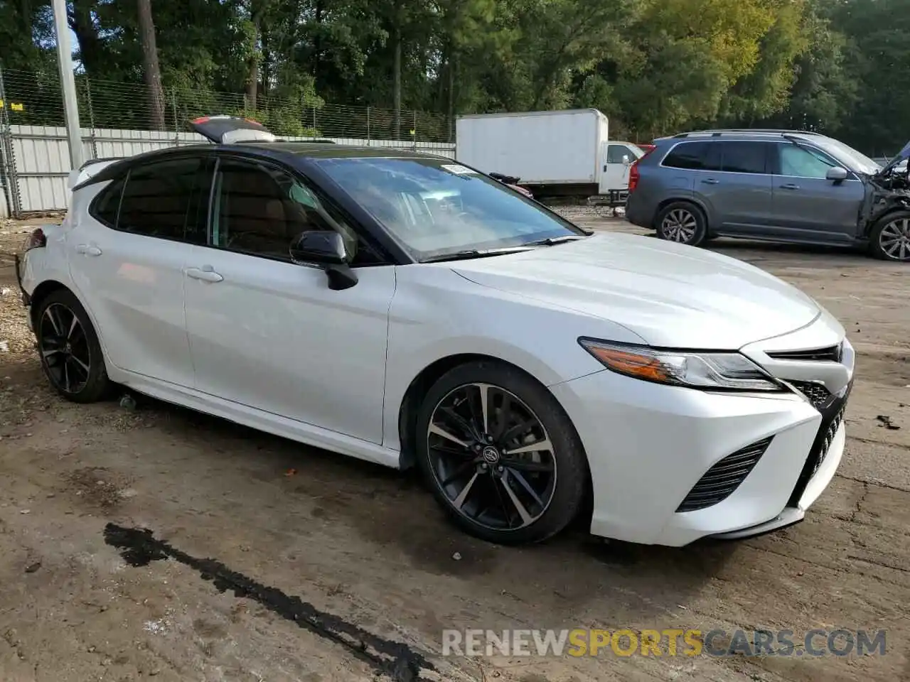 4 Photograph of a damaged car 4T1BZ1HKXKU032505 TOYOTA CAMRY 2019