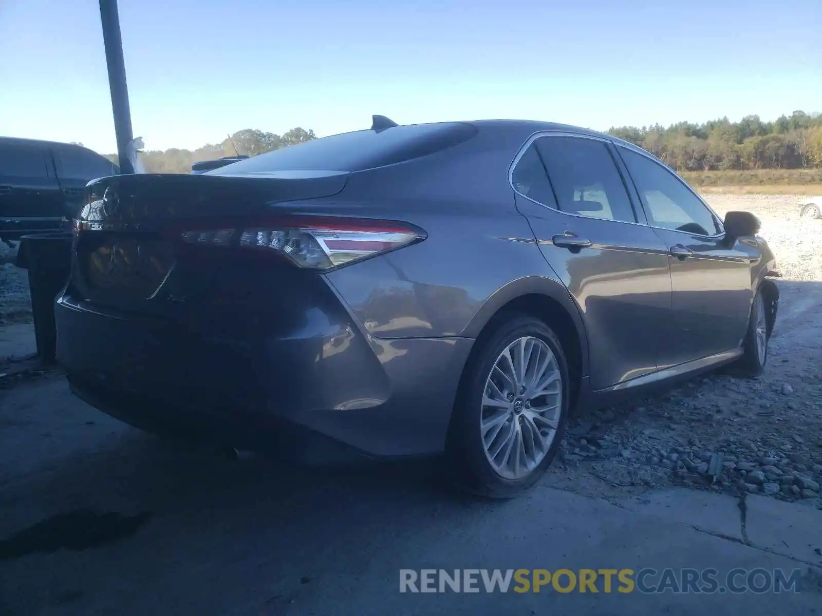 4 Photograph of a damaged car 4T1BZ1HKXKU507506 TOYOTA CAMRY 2019