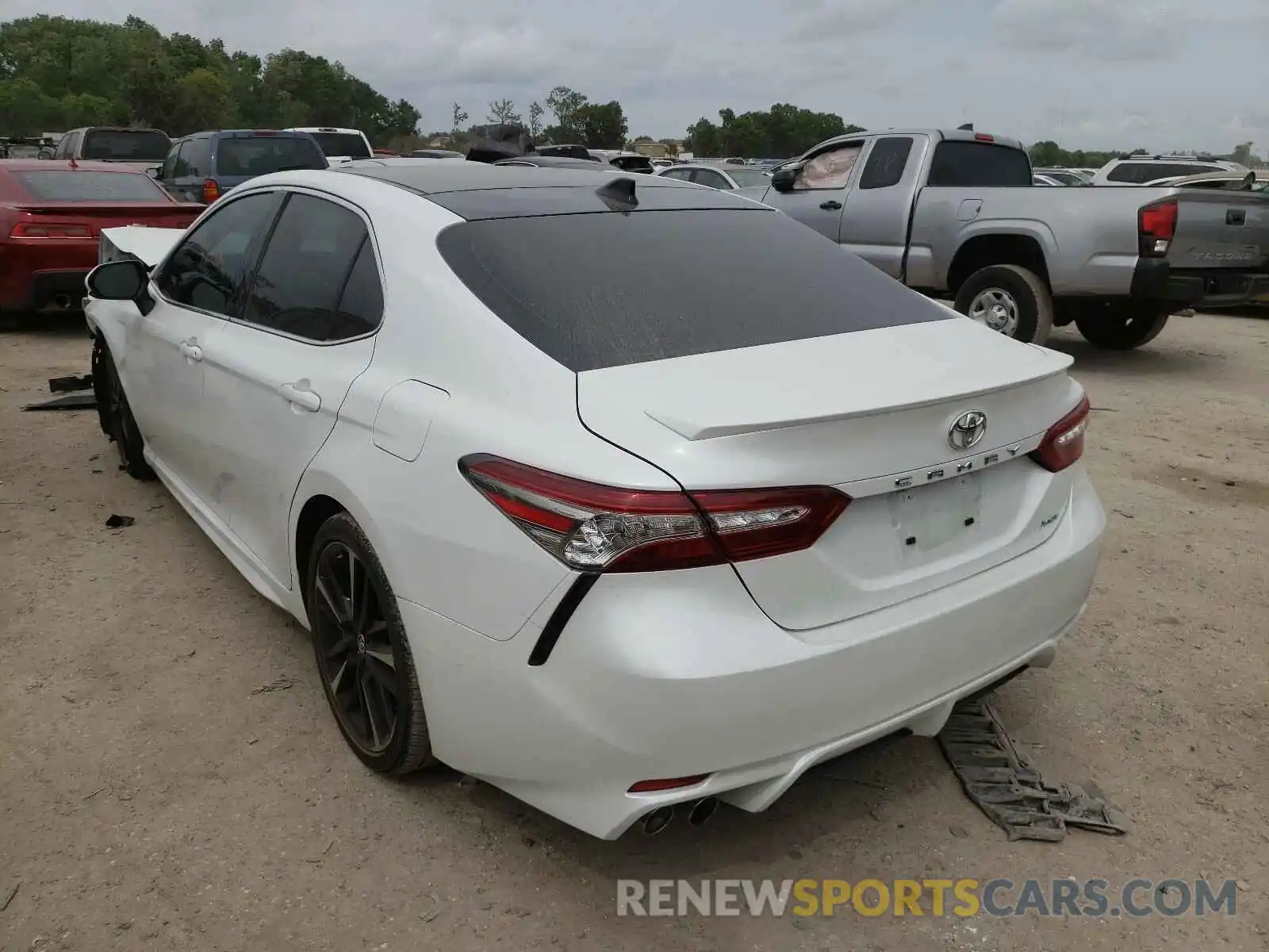 3 Photograph of a damaged car 4T1BZ1HKXKU508946 TOYOTA CAMRY 2019