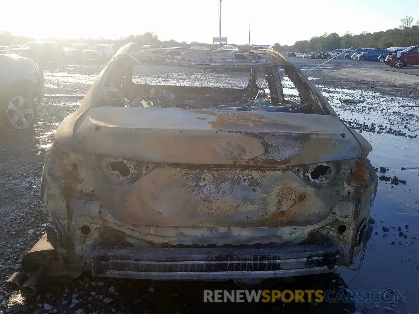 10 Photograph of a damaged car 4T1BZ1HKXKU509305 TOYOTA CAMRY 2019