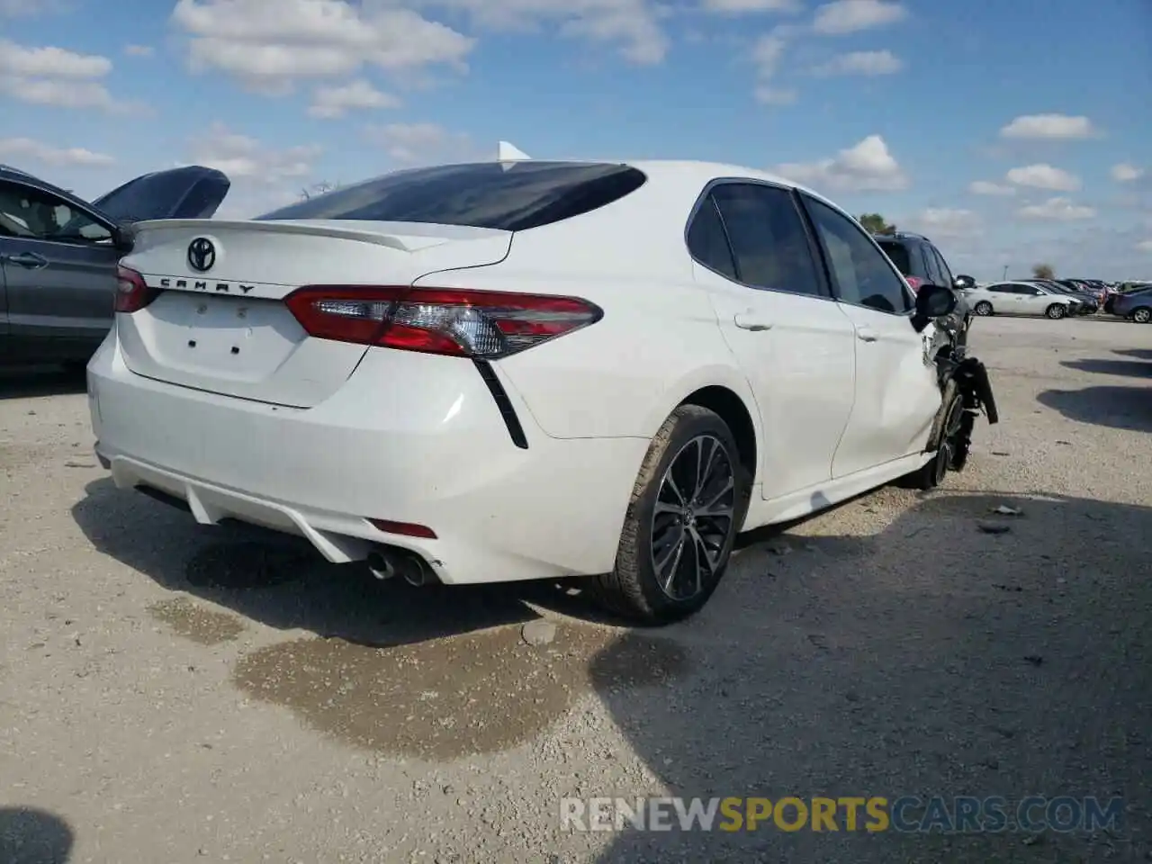 4 Photograph of a damaged car JTNB11HK2K3081372 TOYOTA CAMRY 2019