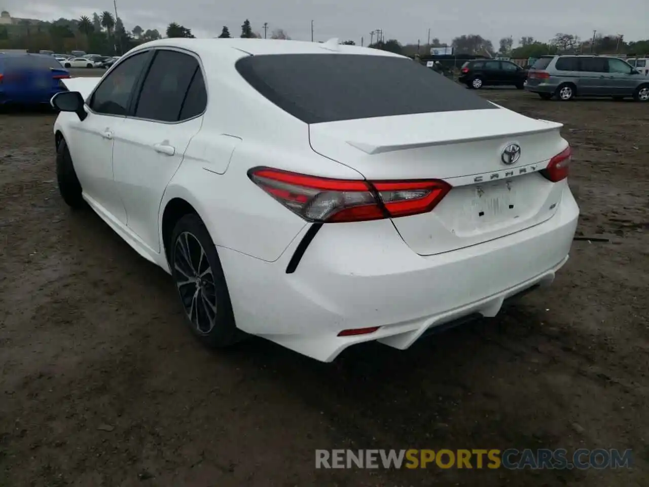 3 Фотография поврежденного автомобиля JTNB11HK4K3076500 TOYOTA CAMRY 2019