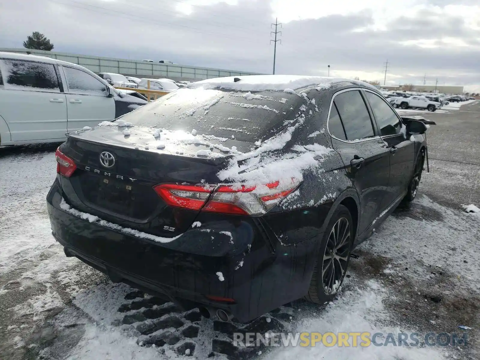 4 Photograph of a damaged car JTNB11HK4K3081910 TOYOTA CAMRY 2019