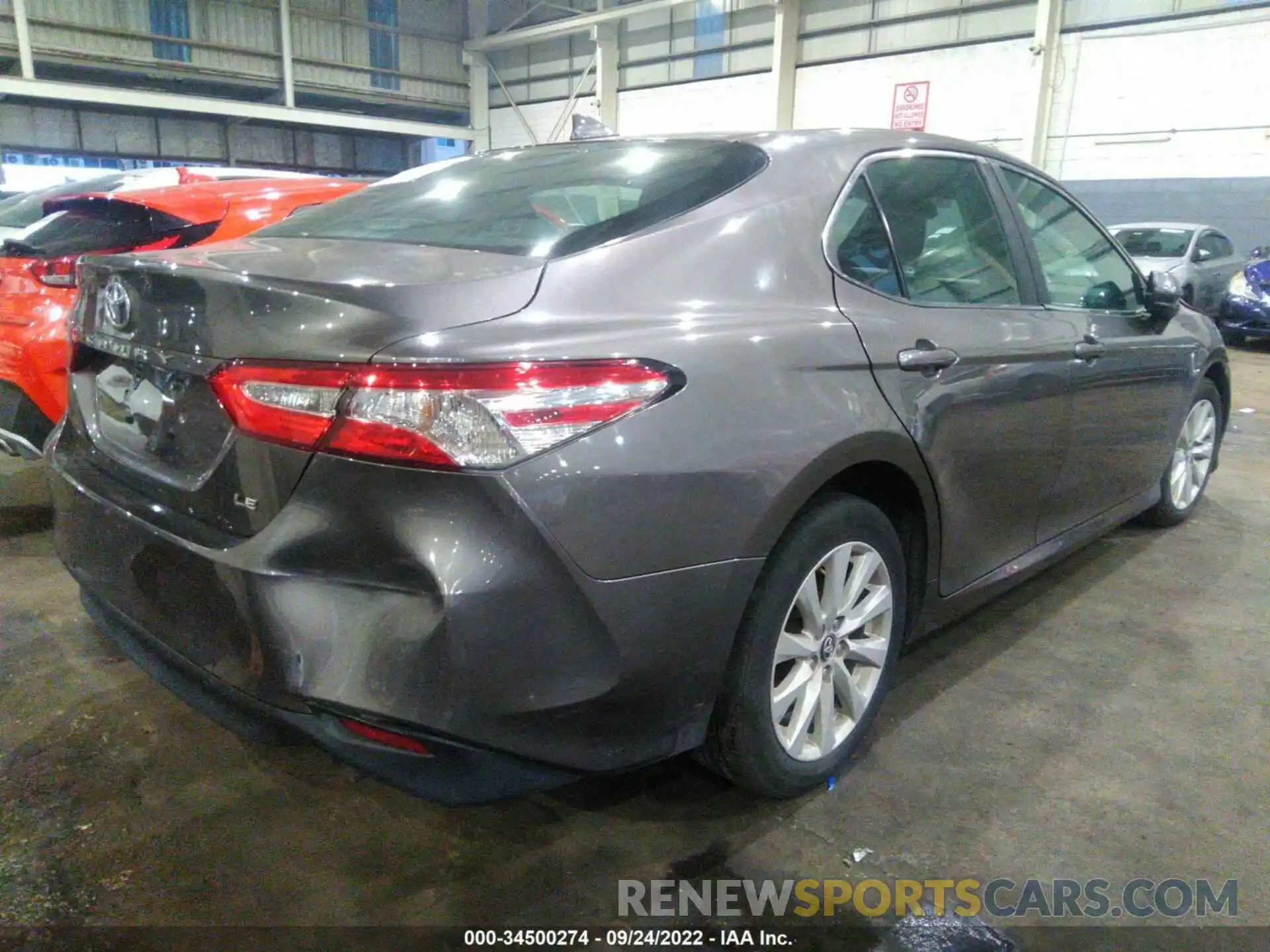 4 Photograph of a damaged car 001C11AK1LU332036 TOYOTA CAMRY 2020