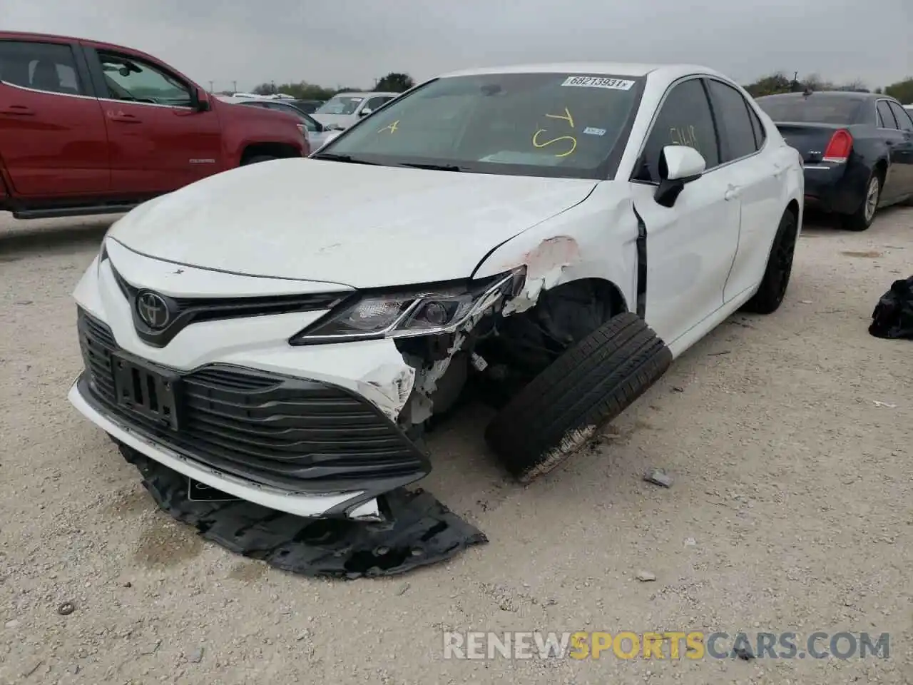 9 Photograph of a damaged car 4T1A11AK1LU889374 TOYOTA CAMRY 2020